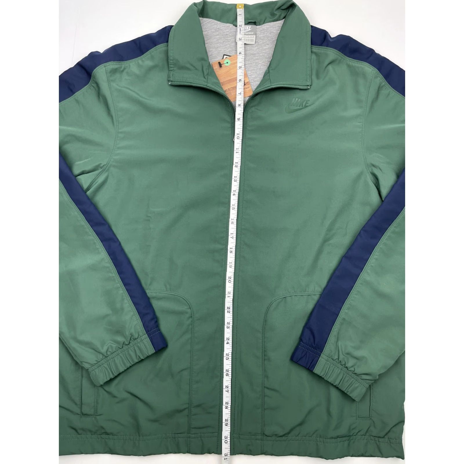 Nike Nike Men's Track Jacket Full Zip Lined Nylon Windbreaker Green Size L Swoosh Sports Size US L / EU 52-54 / 3 - 8 Thumbnail