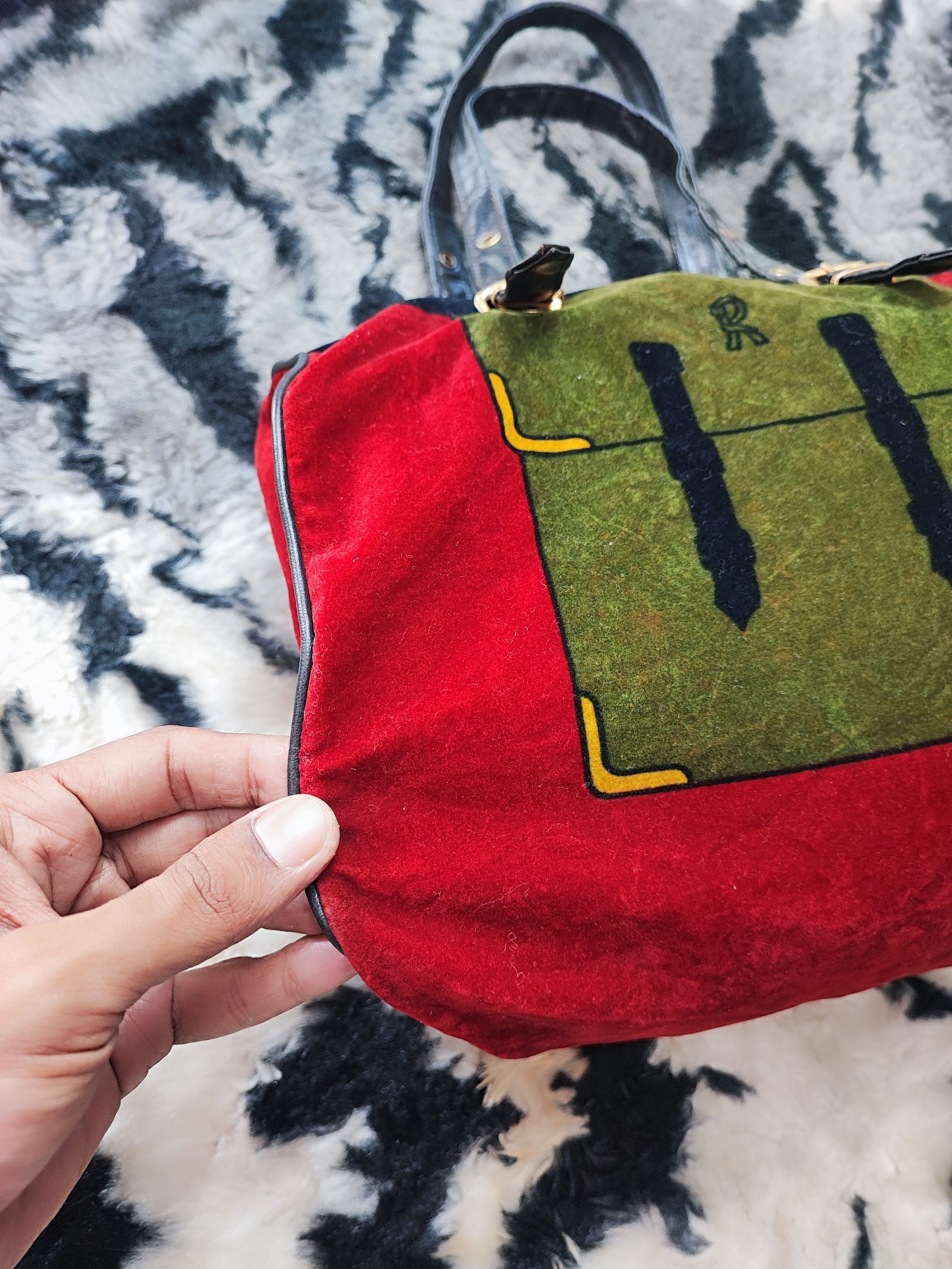 Roberta di Camerino Vintage Roberta Di Camerino Trompe L'Oeil Velvet Handbag Size ONE SIZE - 3 Thumbnail