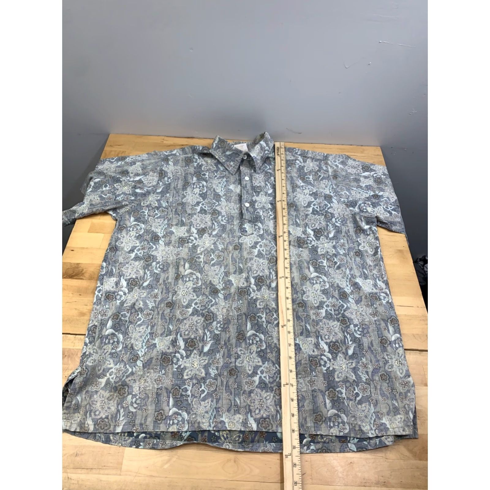 Vivobarefoot Go Barefoot Hawaiian Shirt Mens XL Blue Paisley 1/4 Button Short Sleeve Collared Button-Up Size US XL / EU 56 / 4 - 4 Thumbnail