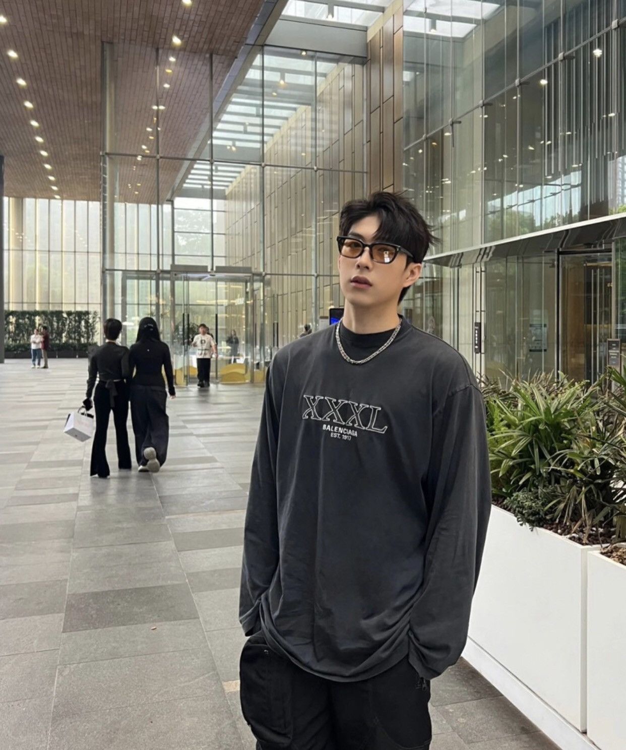 Balenciaga Balenciaga Carbon Grey Printed Long Sleeve2412-Nextarrow Size US S / EU 44-46 / 1 - 3 Thumbnail