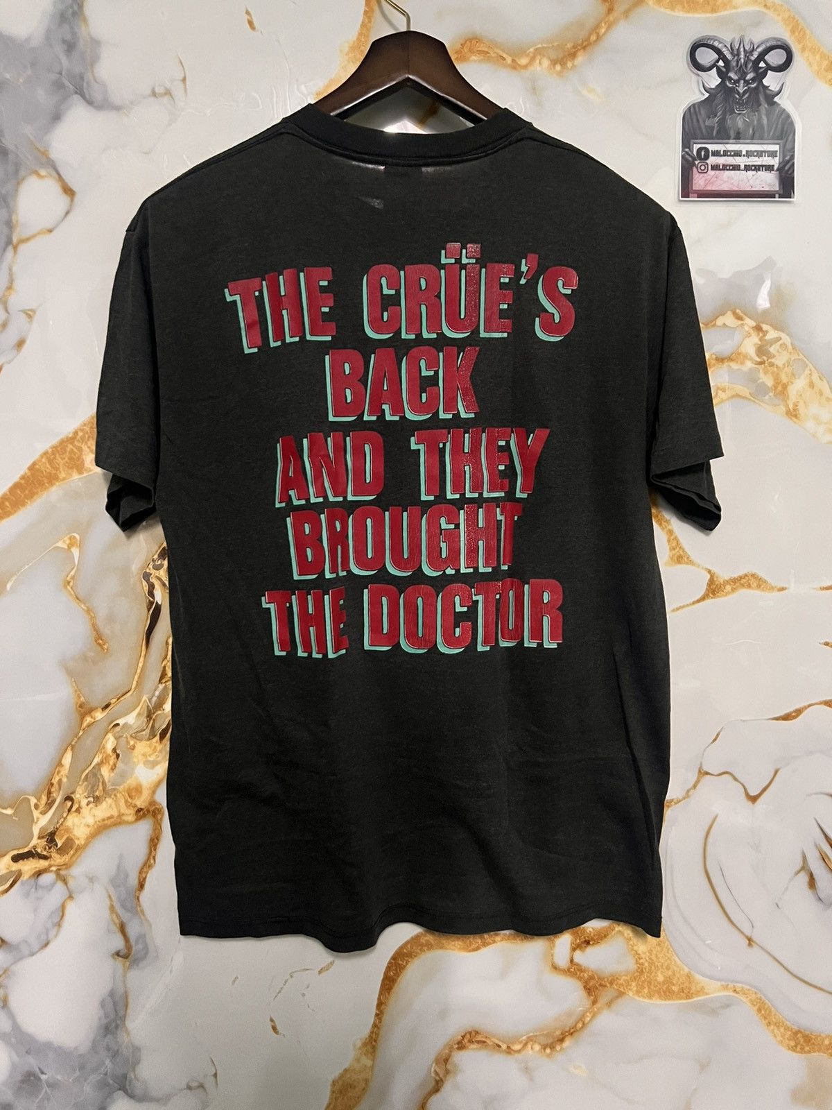 Vintage Motley Crue(Crue’s back and they brought the doctor 1989) Size US L / EU 52-54 / 3 - 2 Thumbnail