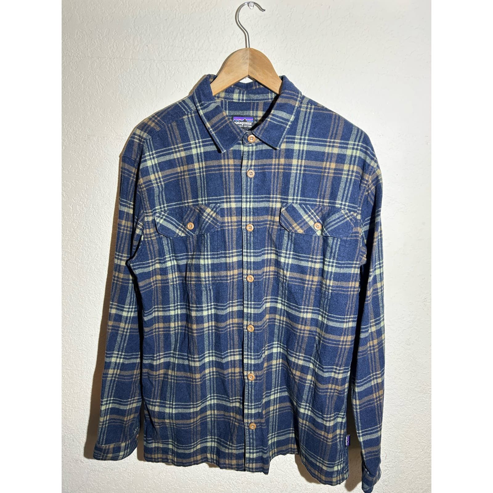 Patagonia Patagonia Men's Organic Cotton Blue Flannel Size Large Size US L / EU 52-54 / 3 - 1 Thumbnail