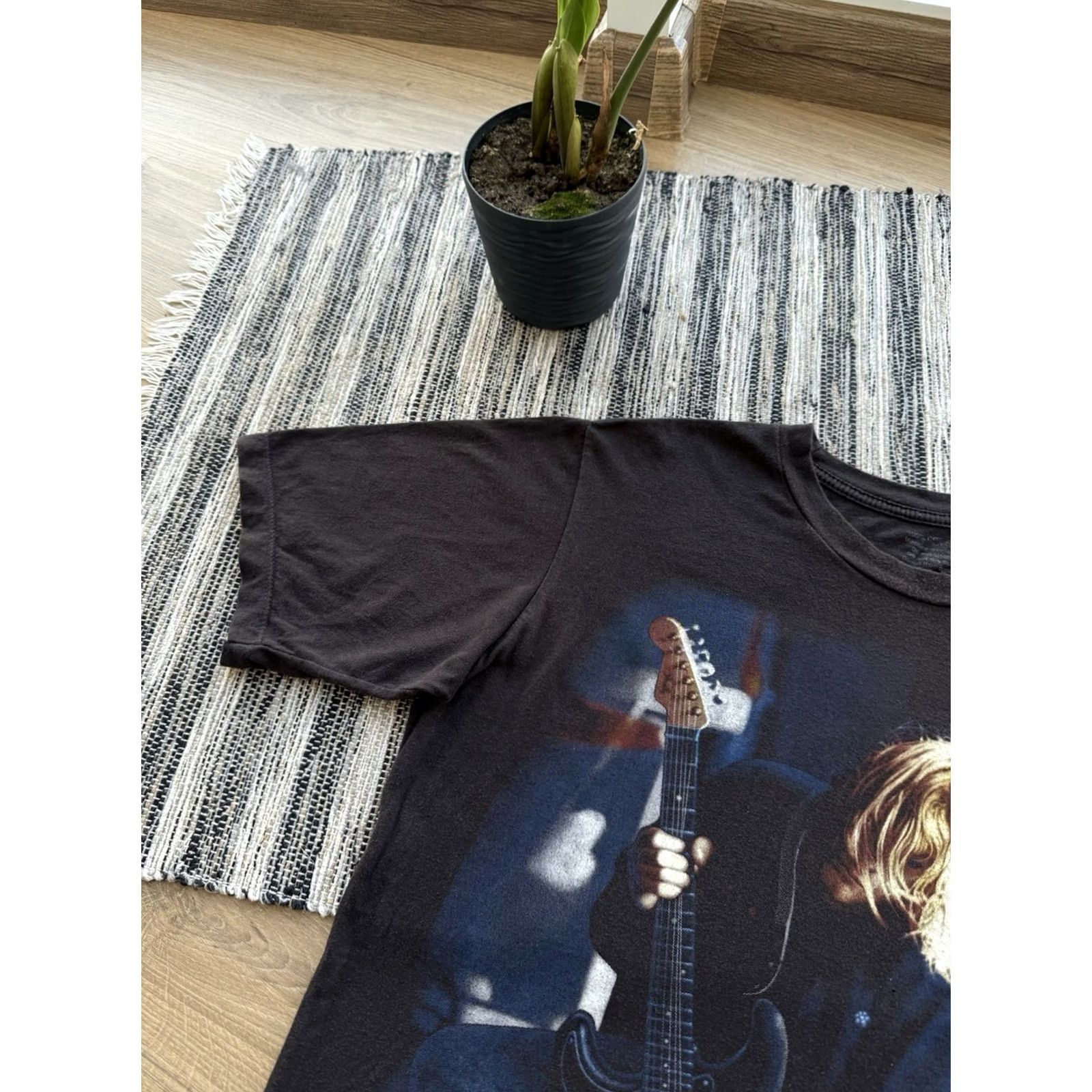Vintage Kurt Cobain Nirvana Vintage T-Shirt 90s Band Tees Rock T-shirt M Black Cotton Logo Short Sleeve Mens Size M-L Size US M / EU 48-50 / 2 - 3 Thumbnail