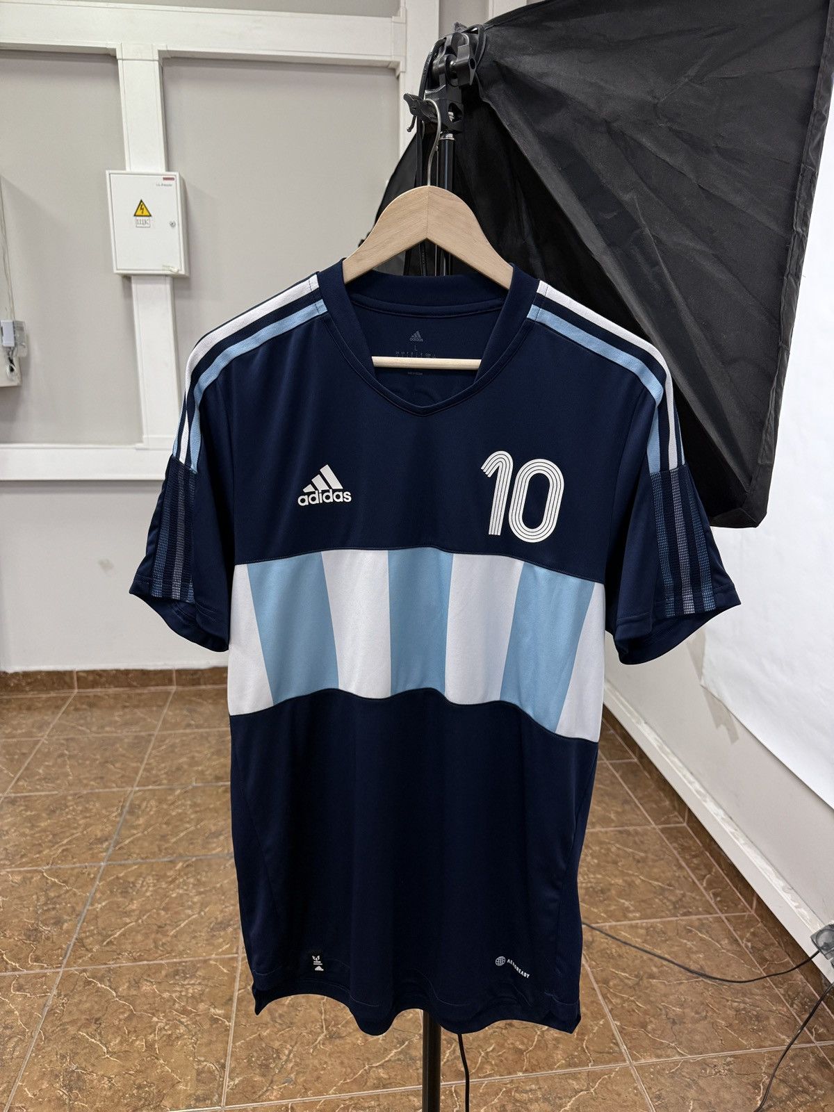 Adidas 🇦🇷 2022 Adidas Messi #10 Argentina Training Football Jersey Size US L / EU 52-54 / 3 - 2 Thumbnail