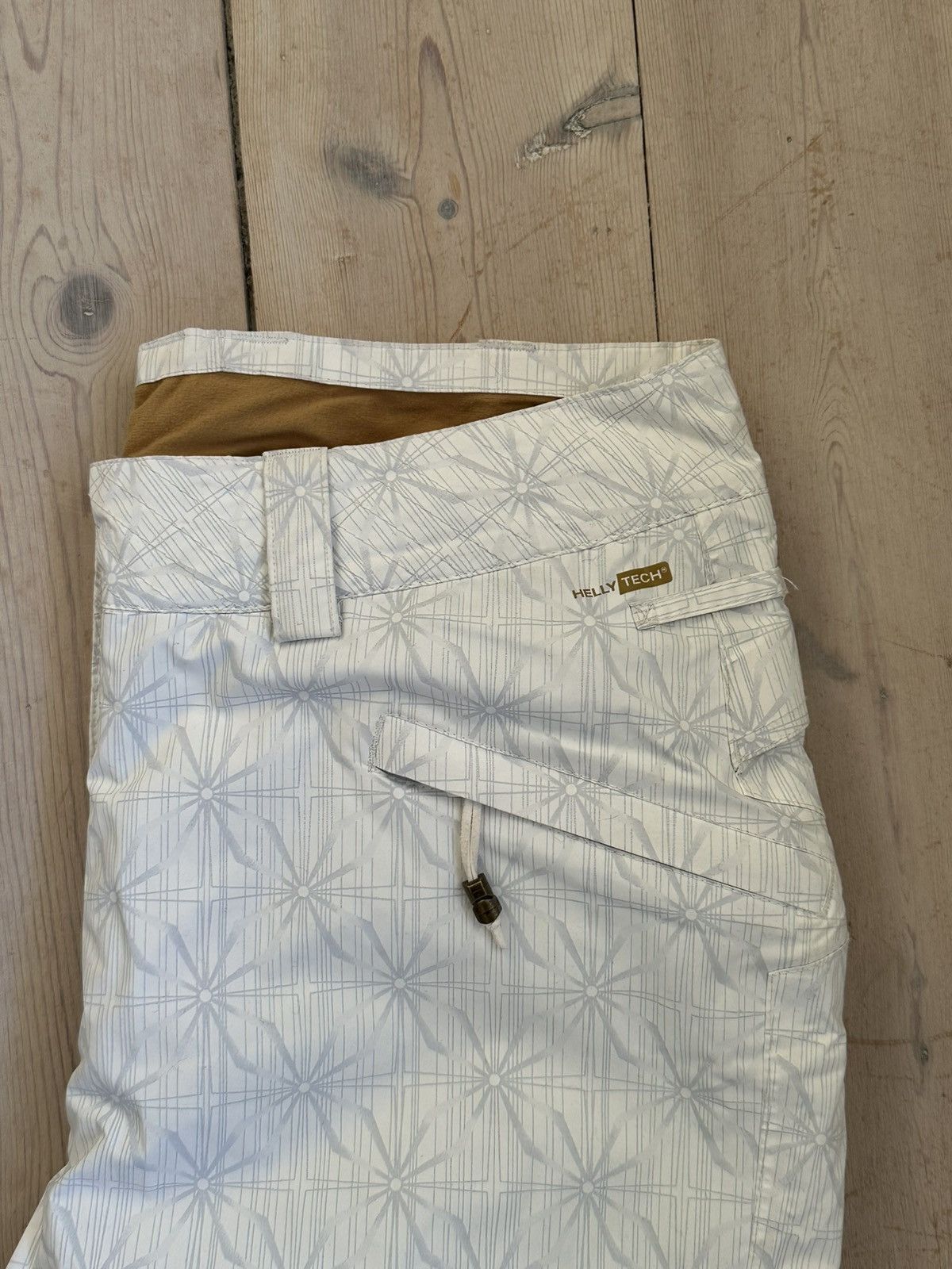 Helly Hansen Vintage Helly Hansen ski set in white/gold Size S / US 4 / IT 40 - 10 Thumbnail