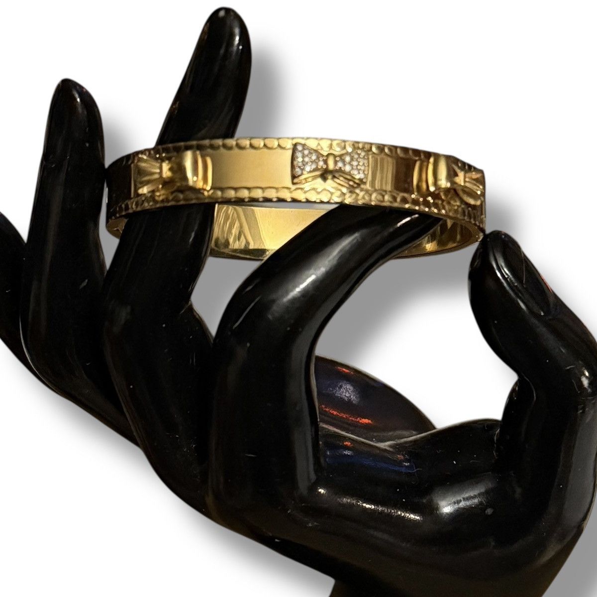 Other Gold tone hinged bow bangle bracelet Size ONE SIZE - 2 Thumbnail
