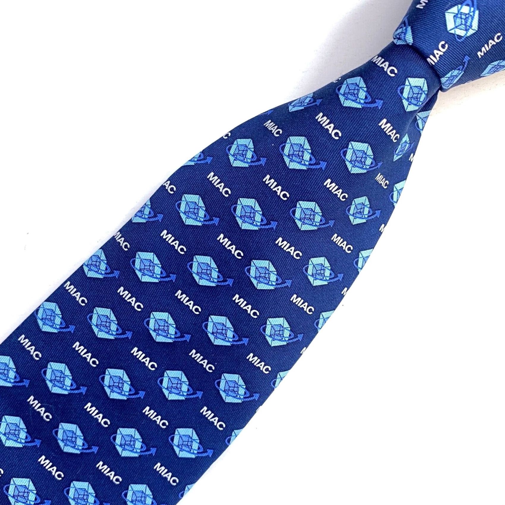 Vineyard Vines Vineyard Vines MIAC Analytics Tie Blue 100% Silk Classic Made in USA NEW Tie Men Classic Width ~ 3 3/5" Length ~ 58" Ships Next Business Day Size ONE SIZE - 2 Thumbnail