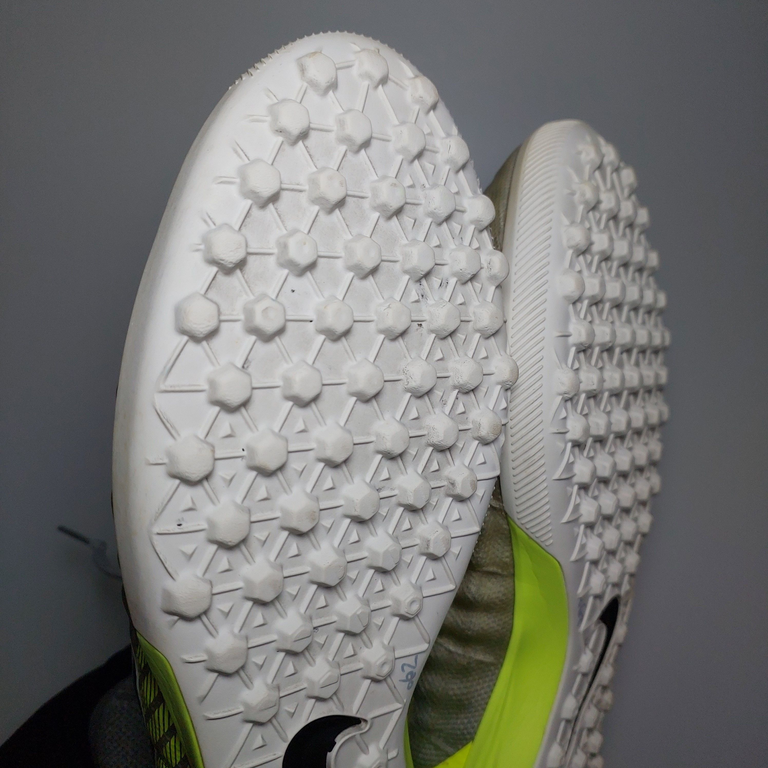 Nike MagistaX Proximo II TF Turf 843958-004 US11 UK10 29CM Size US 11 / EU 44 - 10 Thumbnail