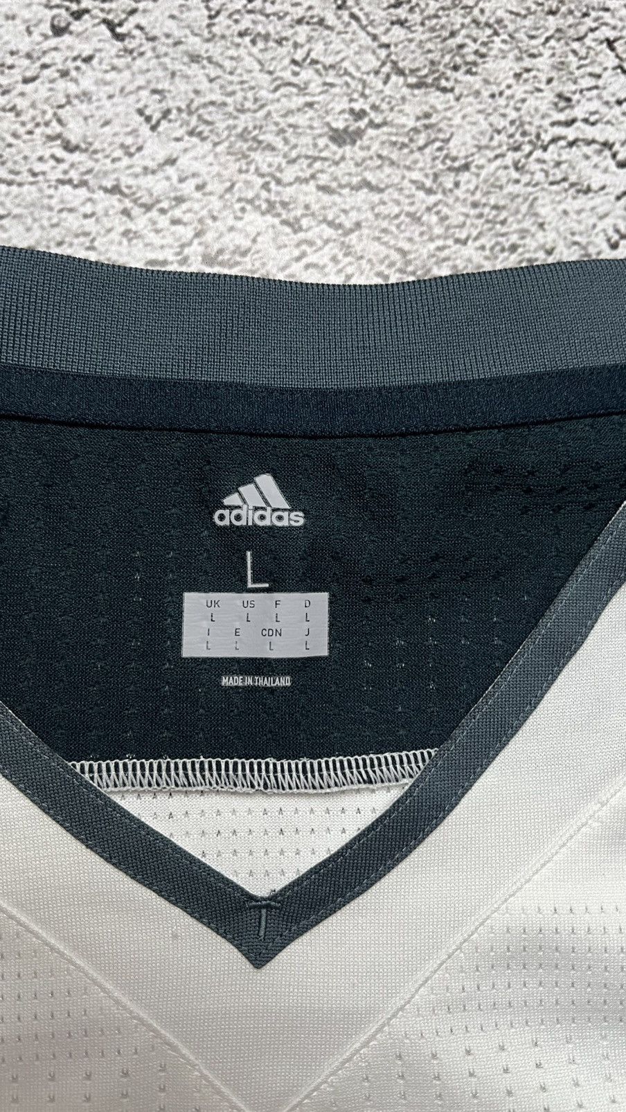 Adidas Adidas Real Madrid basketball Y2K jersey Size US L / EU 52-54 / 3 - 5 Thumbnail