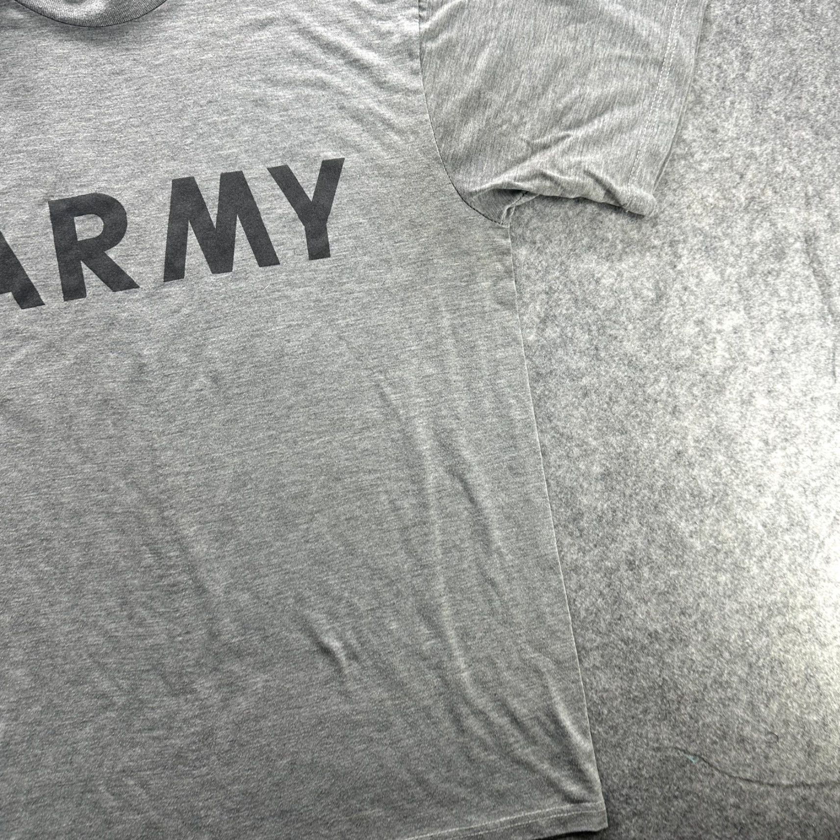 Vintage VINTAGE Army Shirt Mens Medium Gray Physical Training PT 100% Polyester Graphic Tee Size US M / EU 48-50 / 2 - 5 Thumbnail