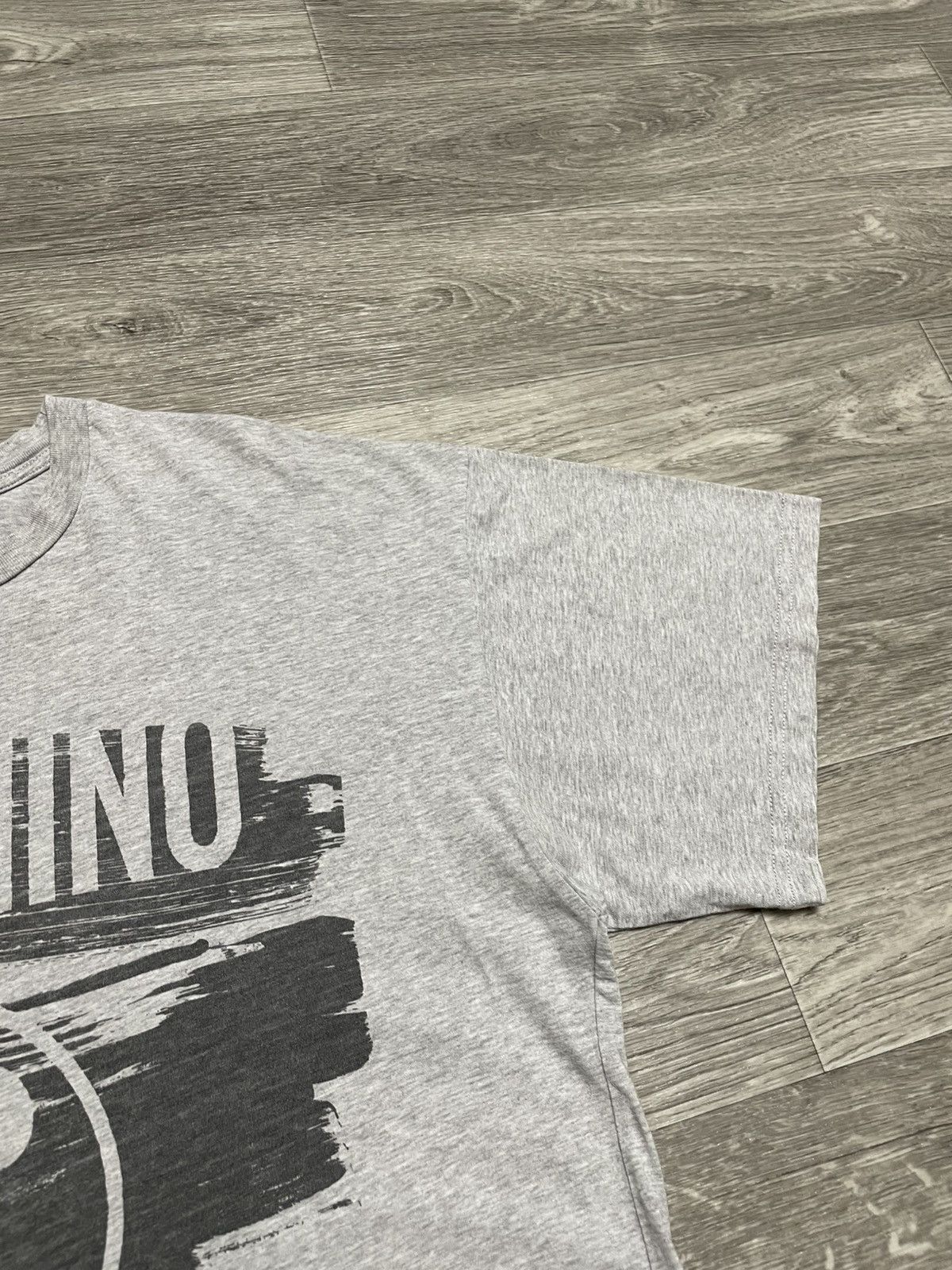 Moschino Vintage Moschino Milano Big Logo Gray T-Shirt Size US XL / EU 56 / 4 - 8 Thumbnail