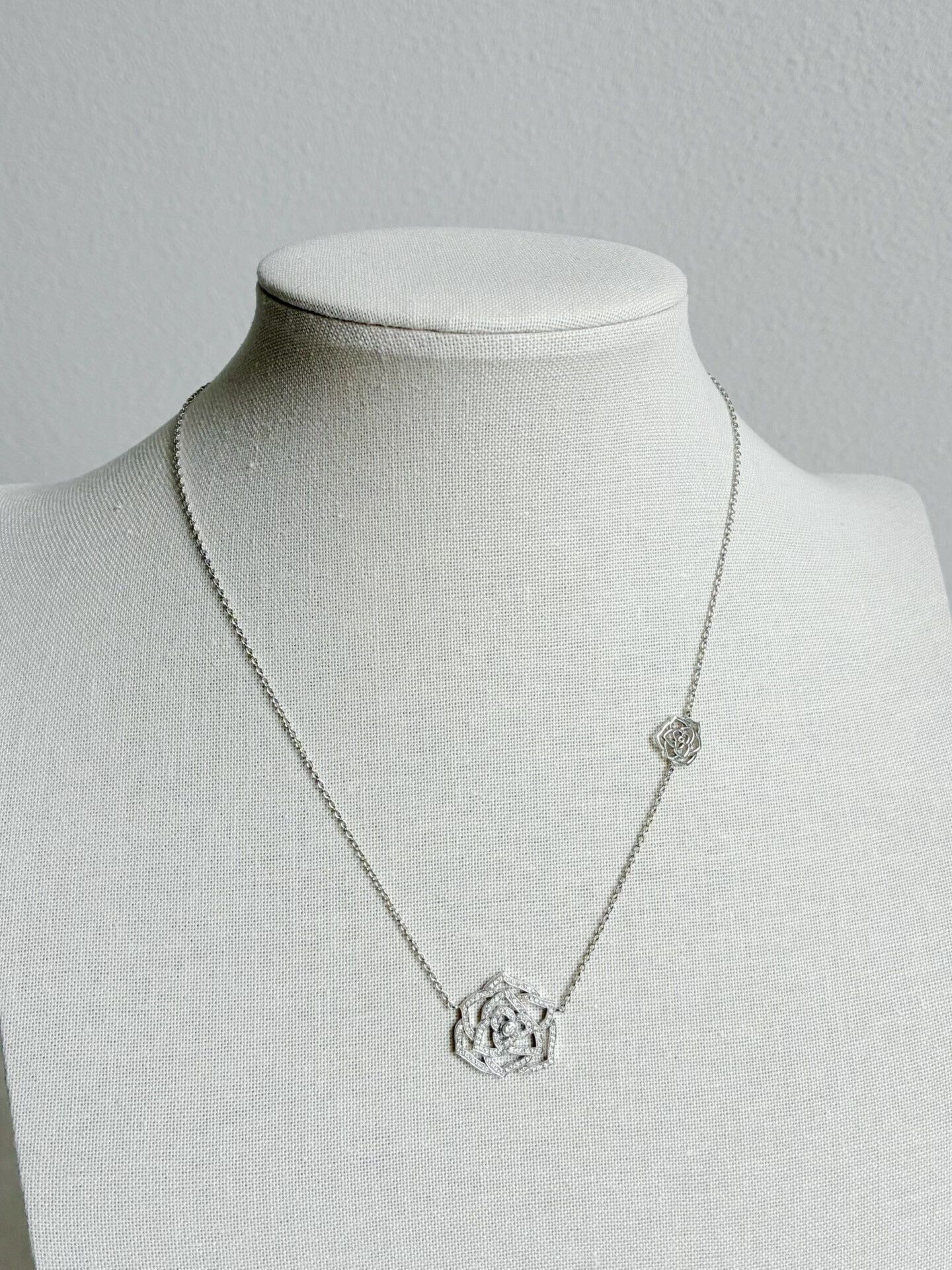 Piaget PIAGET ROSE 18K White Gold Diamond Necklace Size ONE SIZE - 1 Thumbnail