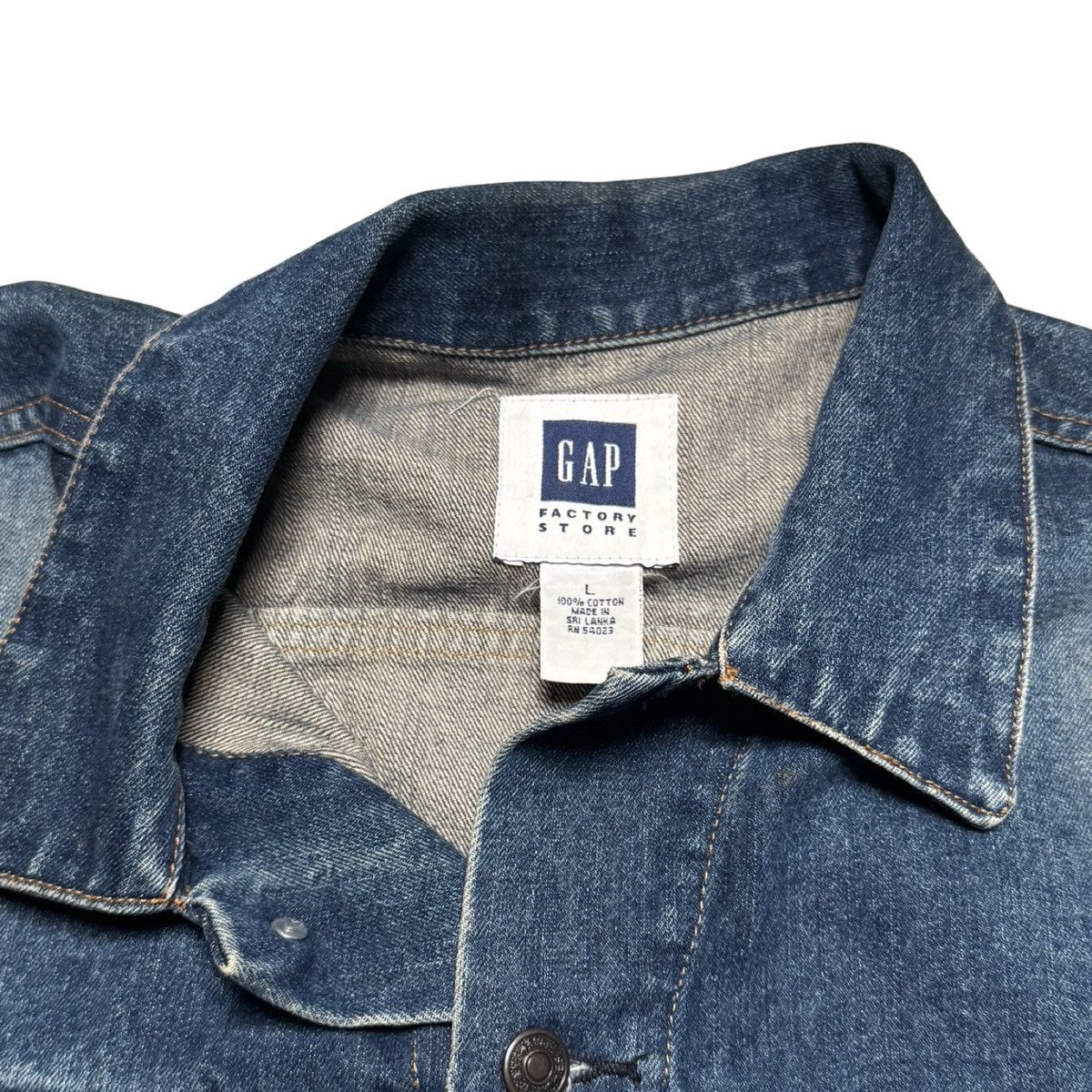 Gap Vintage Gap Denim Jacket Mens Large Blue Mid Wash Fade Size US L / EU 52-54 / 3 - 4 Thumbnail