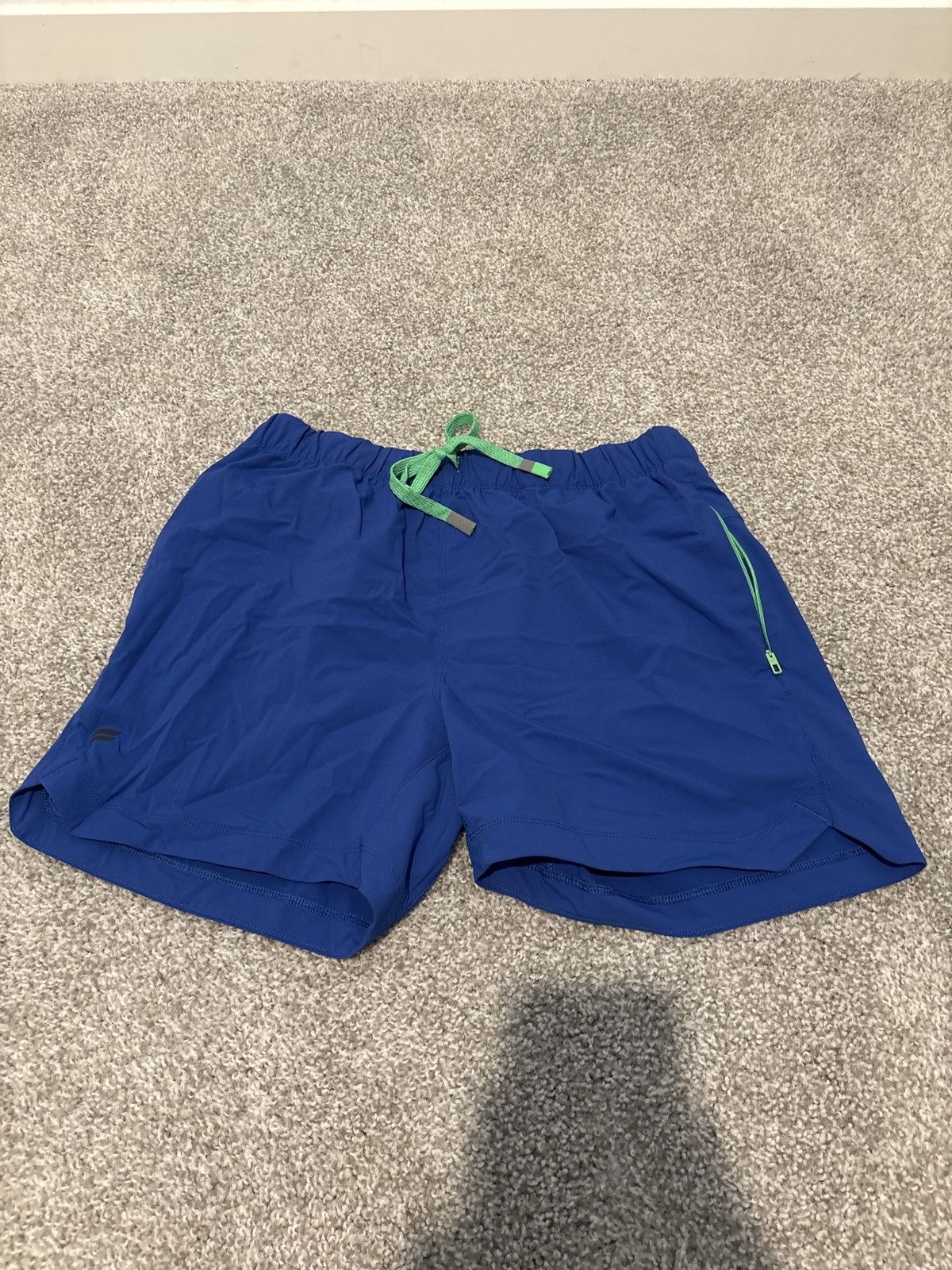 Fabletics Fabletics One Short Blue 5 Inch Inseam Size Medium Size US 33 - 1 Thumbnail