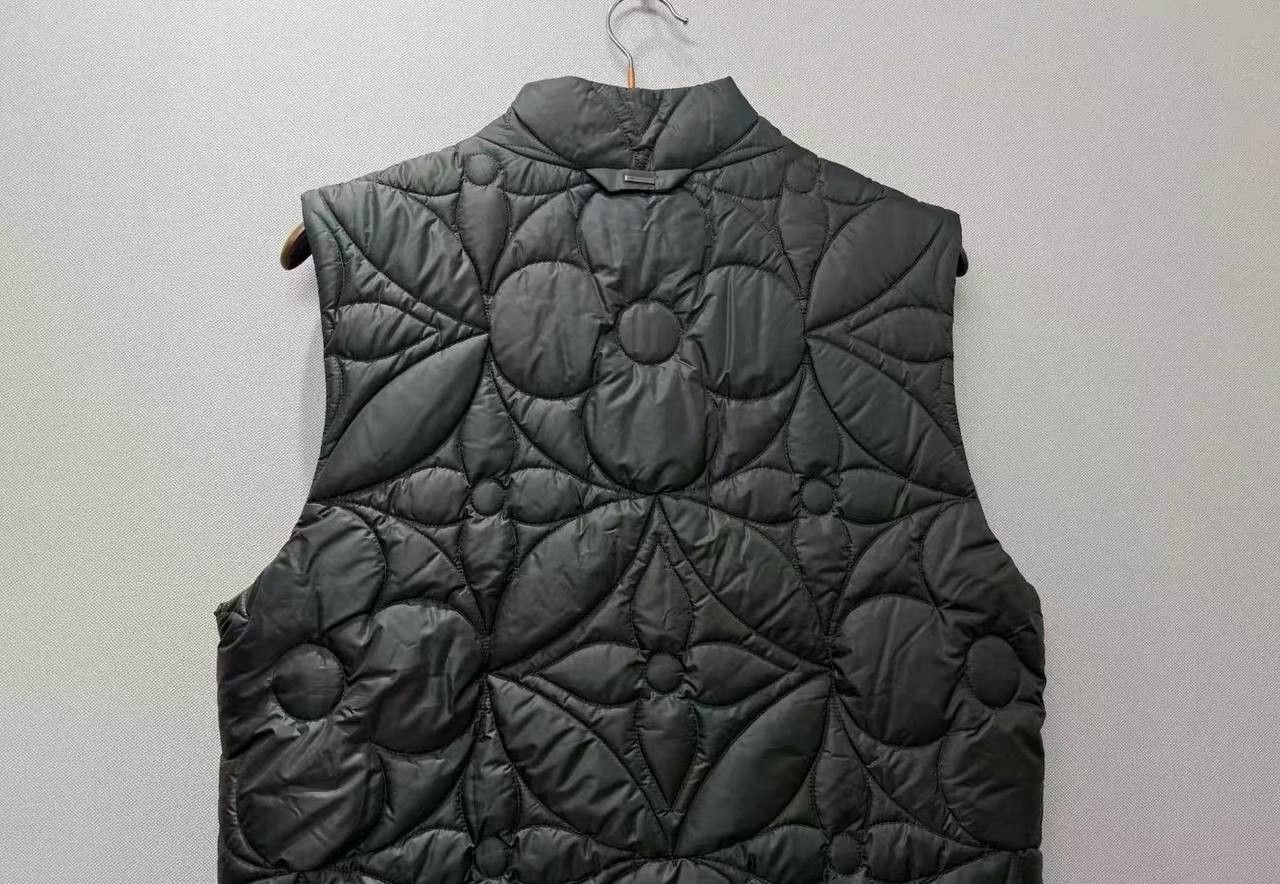 Louis Vuitton Louis Vuitton LV black cotton Size US M / EU 48-50 / 2 - 3 Thumbnail