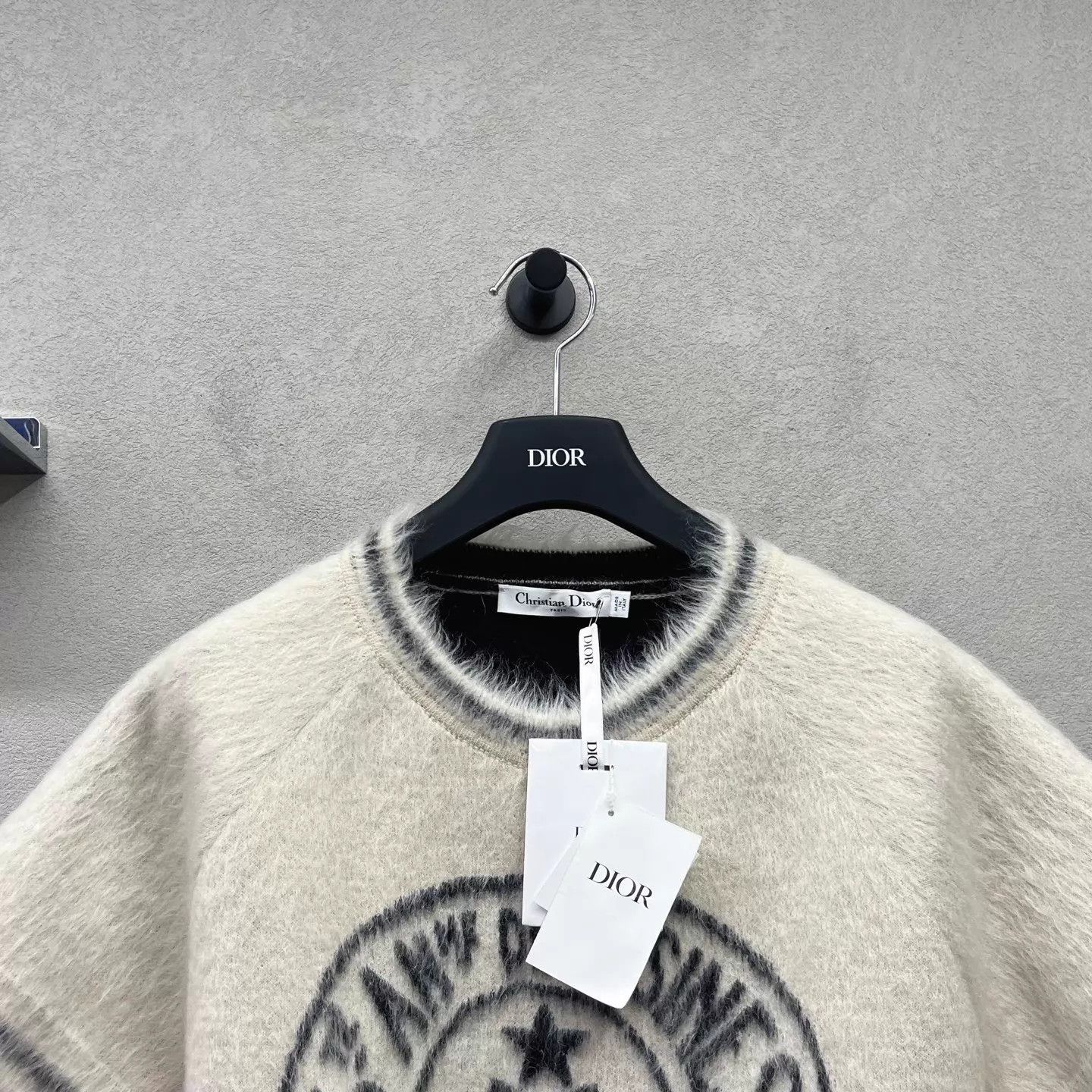 Dior DIOR Ivory Badge Short Sleeve Cashmere Sweater (Size 36) Size XS / US 0-2 / IT 36-38 - 4 Thumbnail