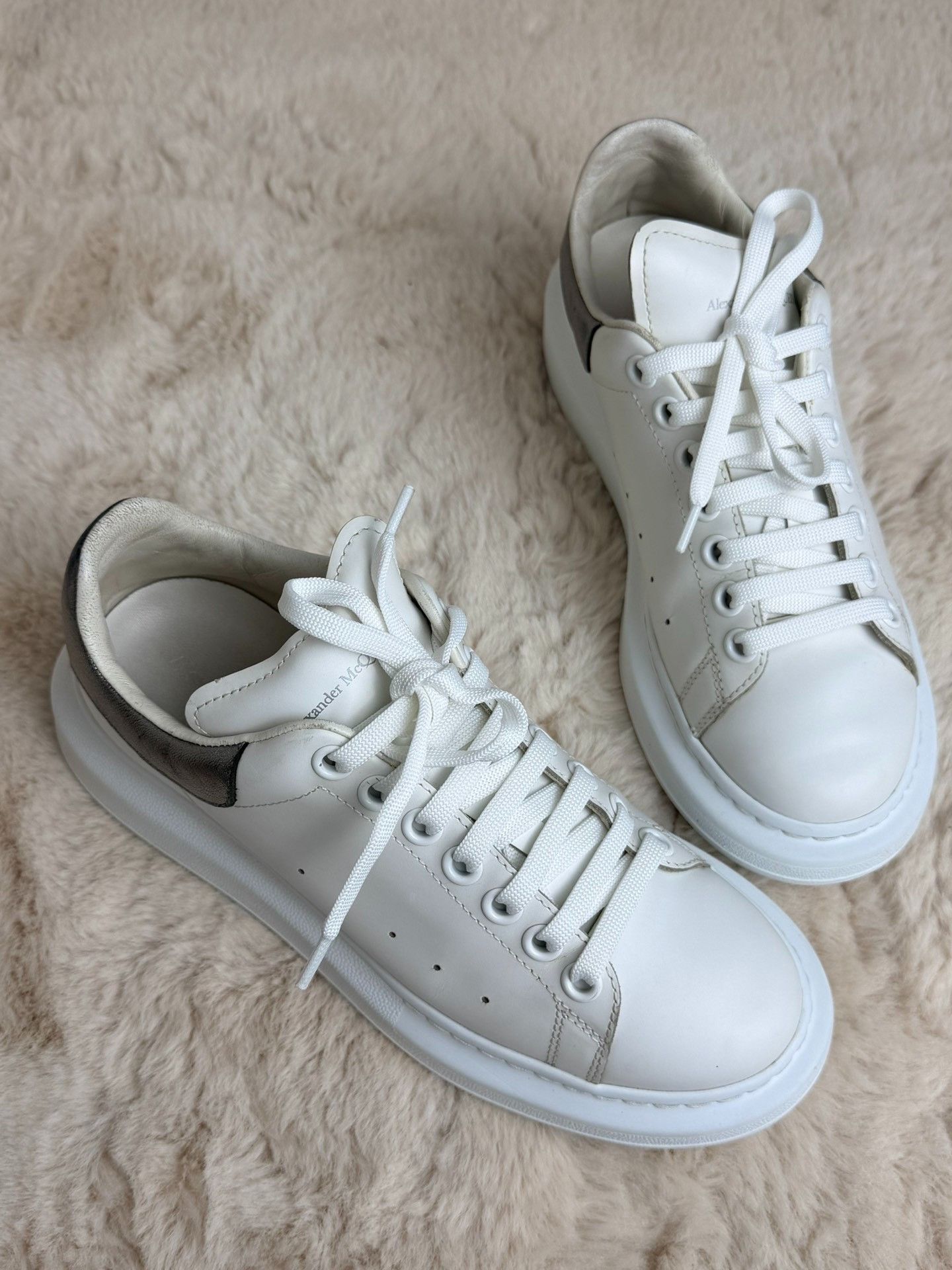 Alexander McQueen Alexander McQueen White Lowtop Sneakers us_8-5 Women Size US 8.5 / IT 38.5 - 1 Thumbnail