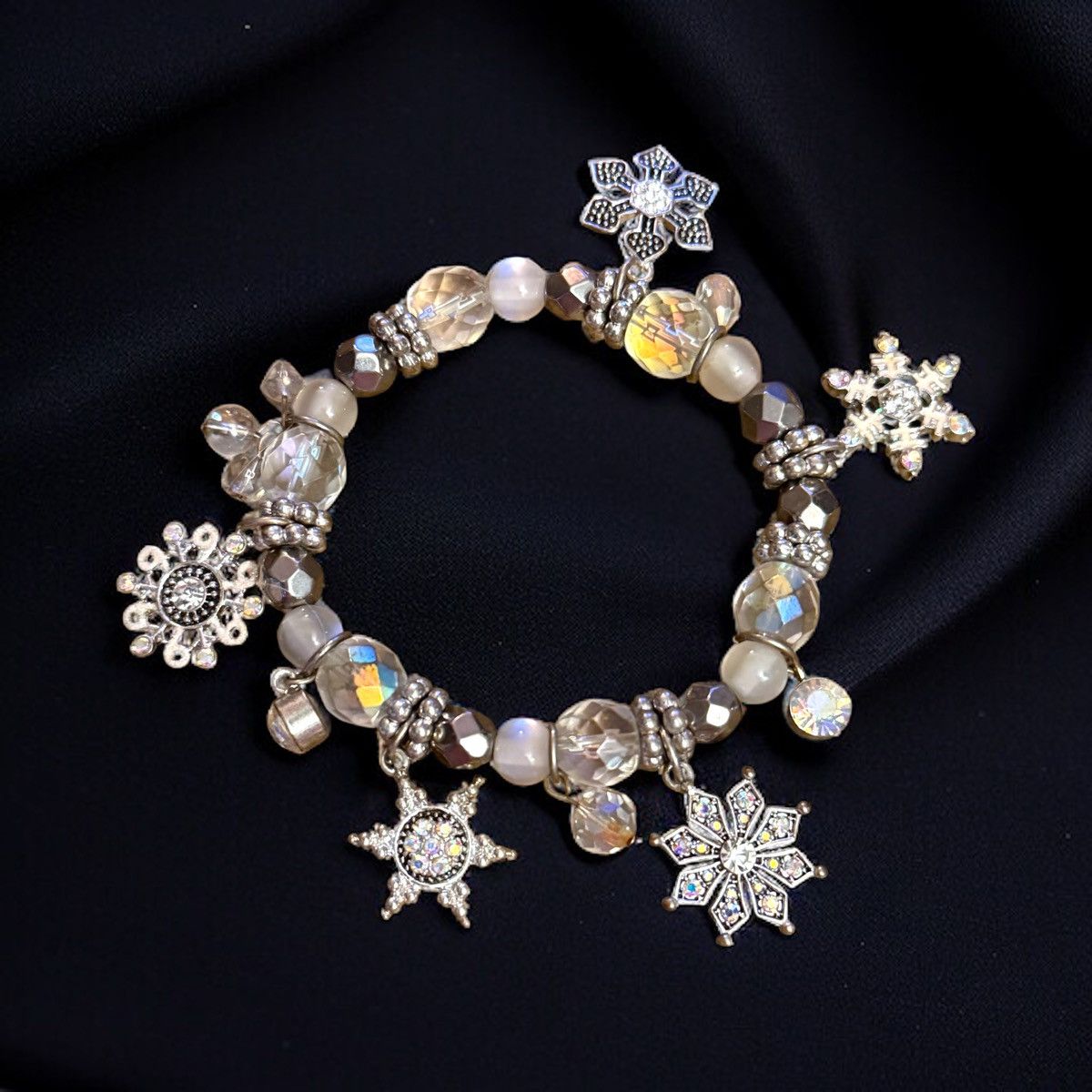Other Sparkly silver tone snowflake charm stretch bracelet Size ONE SIZE - 1 Thumbnail