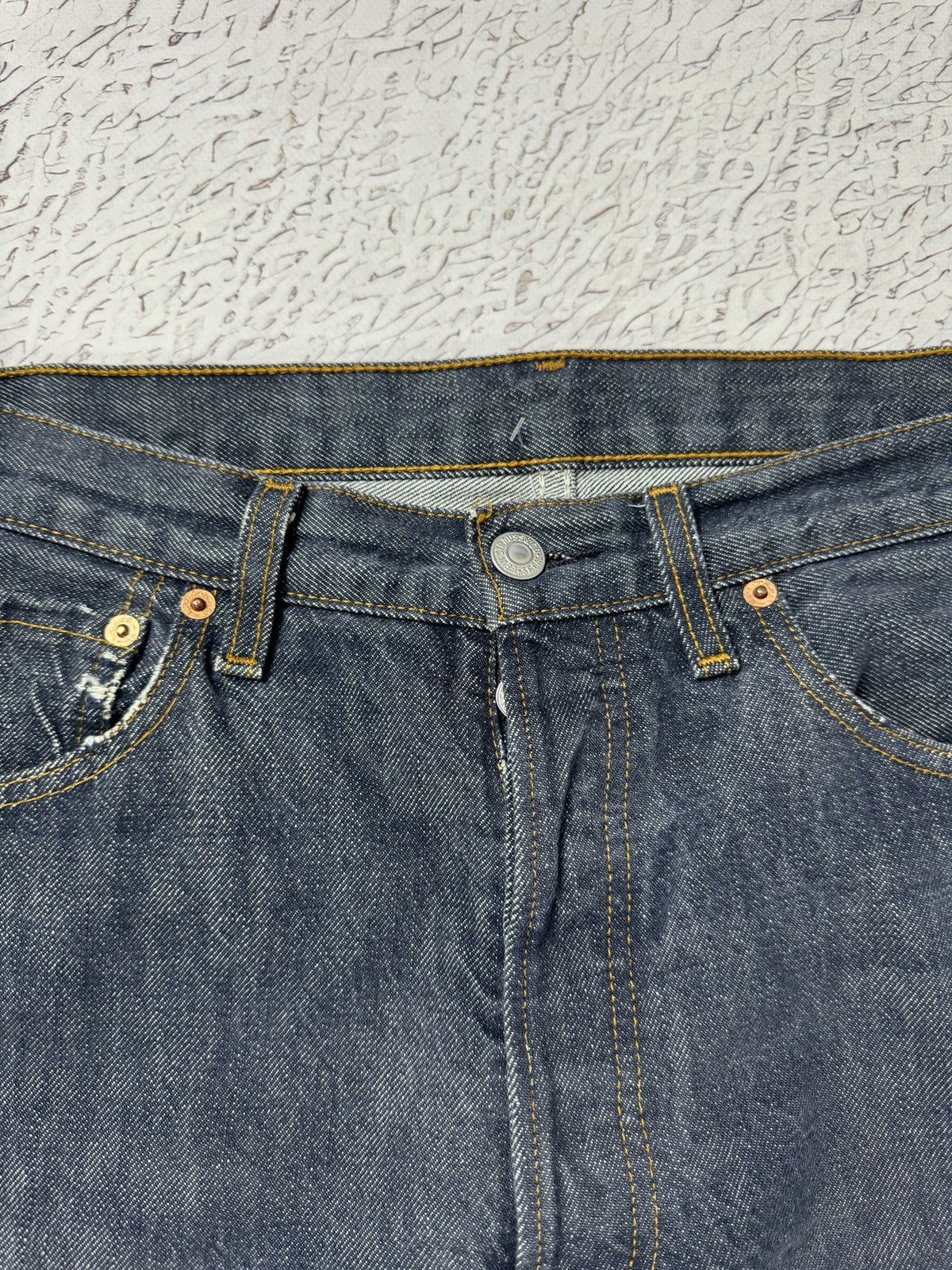 Levi's Levi’s 501 vintage y2k indigo blue faded distressed jeans Size US 33 - 9 Thumbnail