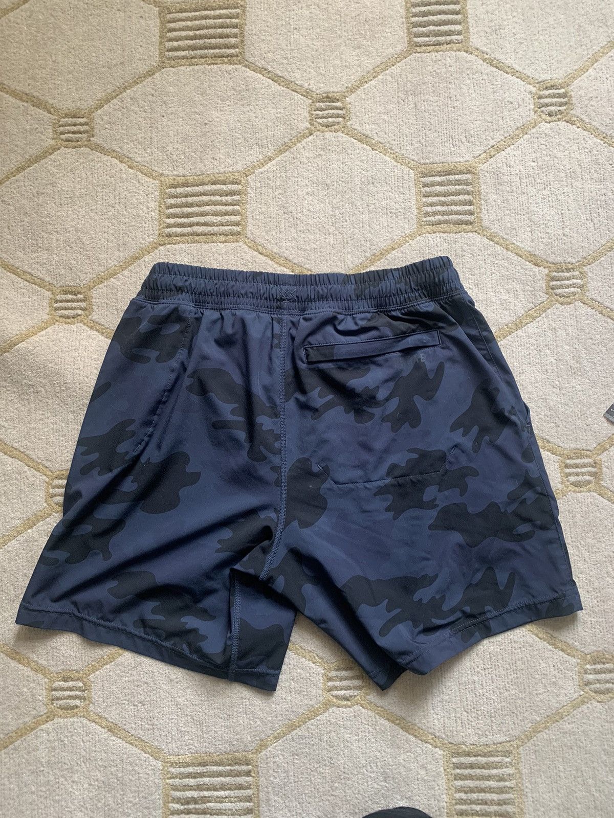 Rhone Rhone Workout 7-Inch Unlined Shorts Size Medium Blue Camo Size US 32 / EU 48 - 7 Thumbnail