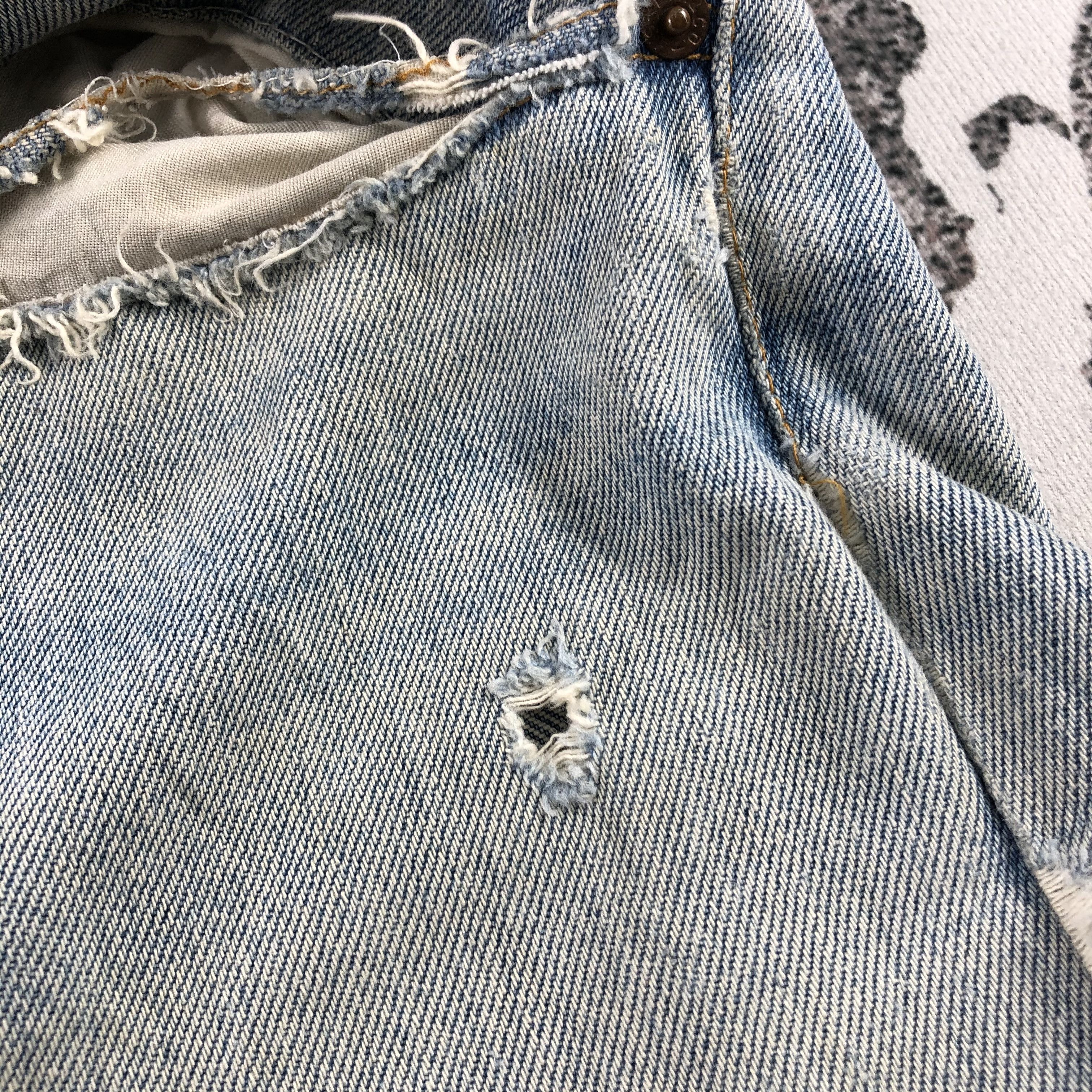 Levi's Vintage 90s Levi's 501 Jeans Distressed Denim KJ889 Size US 36 / EU 52 - 18 Thumbnail