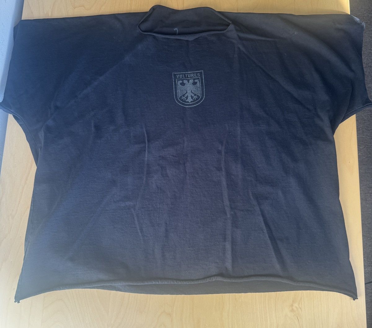Gosha Rubchinskiy × Kanye West Kanye West Yeezy Vulture Short Sleeve Size 2 Size US L / EU 52-54 / 3 - 1 Thumbnail