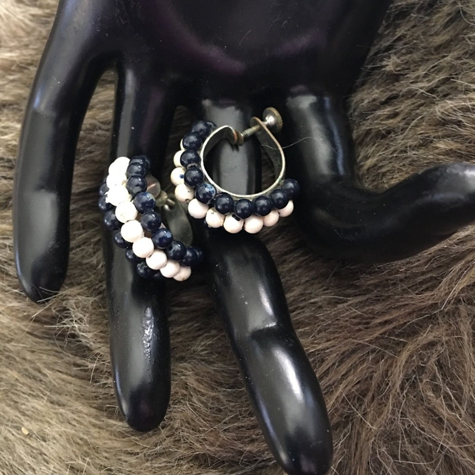 Vintage Vintage 50s bead hoop screw back clip earrings Size ONE SIZE - 5 Thumbnail
