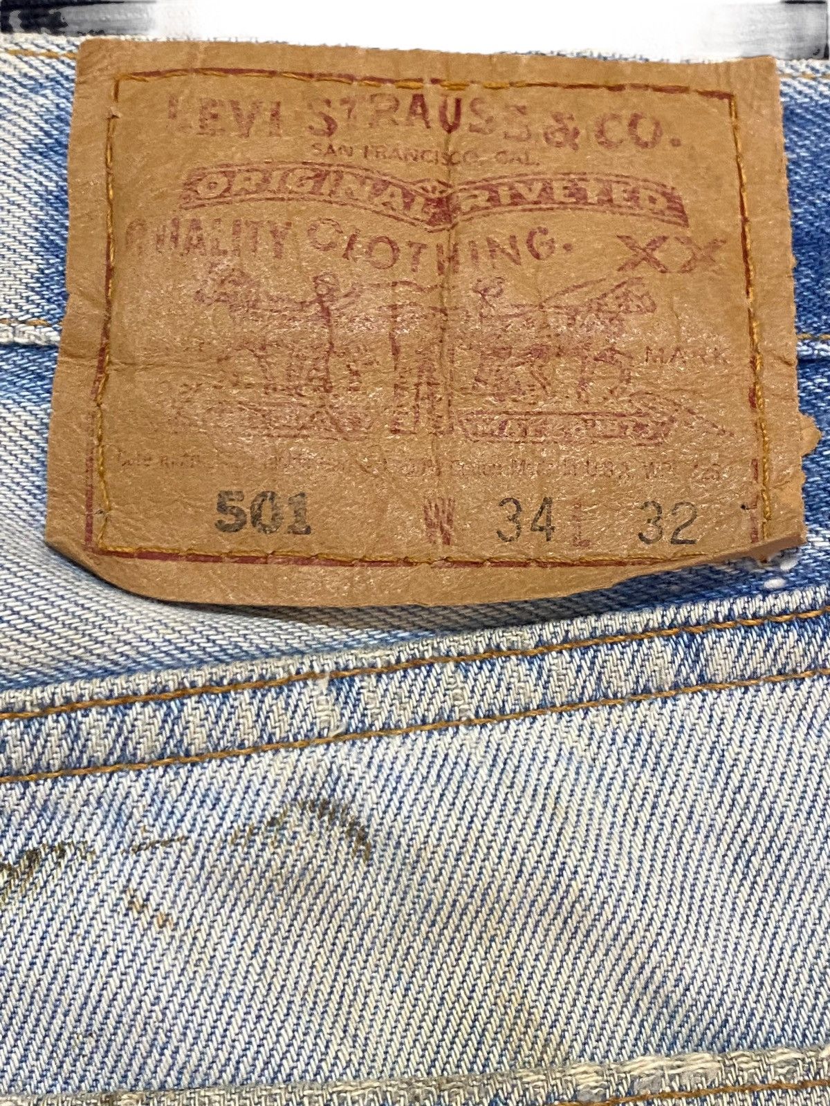 Levi's Vintage Clothing Vintage levis 501 90’s Grunge Distressed Loose Jeans Size US 34 / EU 50 - 15 Thumbnail
