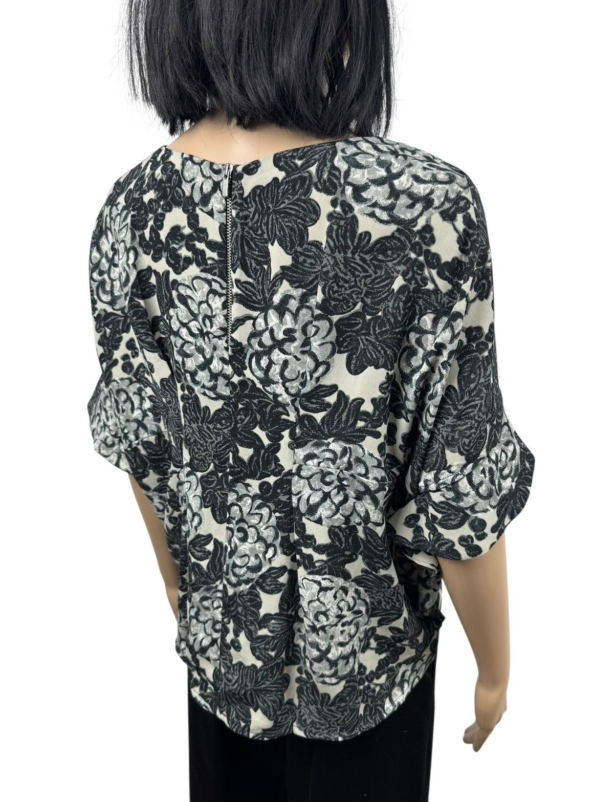 TWINSET Twinset Jacquard Blouse Decorated Embroidered Flower size S Size S / US 4 / IT 40 - 9 Thumbnail