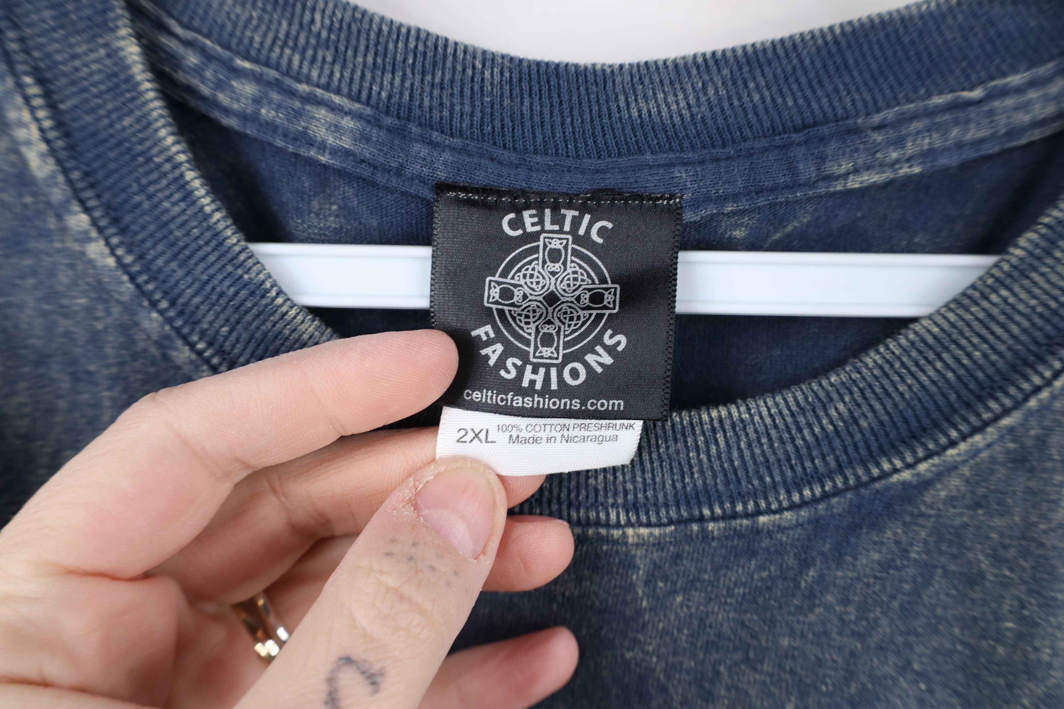 Vintage Vintage 90s Streetwear Celtic Scotland Acid Wash T-Shirt Size US XXL / EU 58 / 5 - 5 Thumbnail