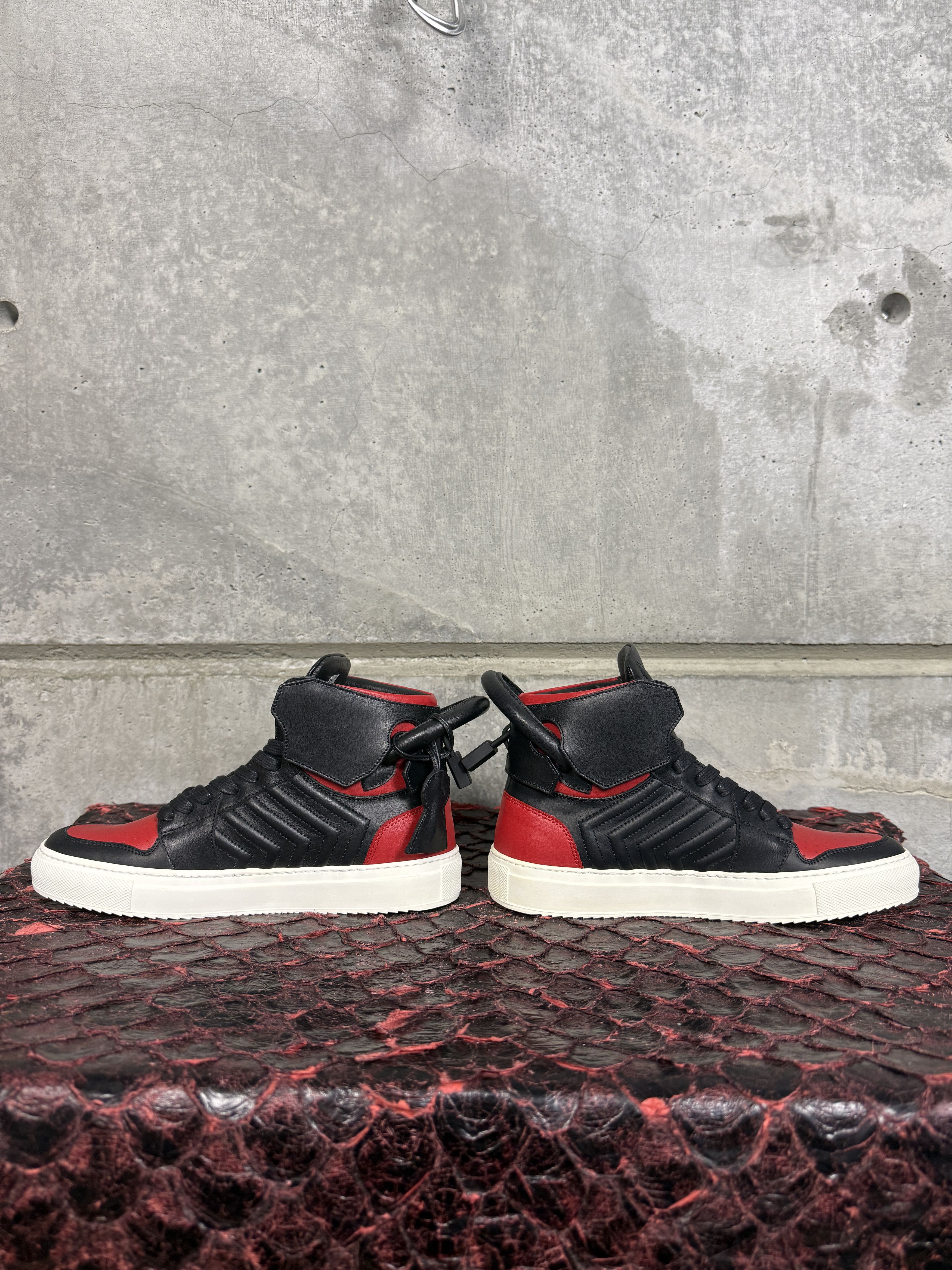 Buscemi $695 Buscemi 110MM FIEG Black & Red Size US 6 / IT 36 - 6 Thumbnail