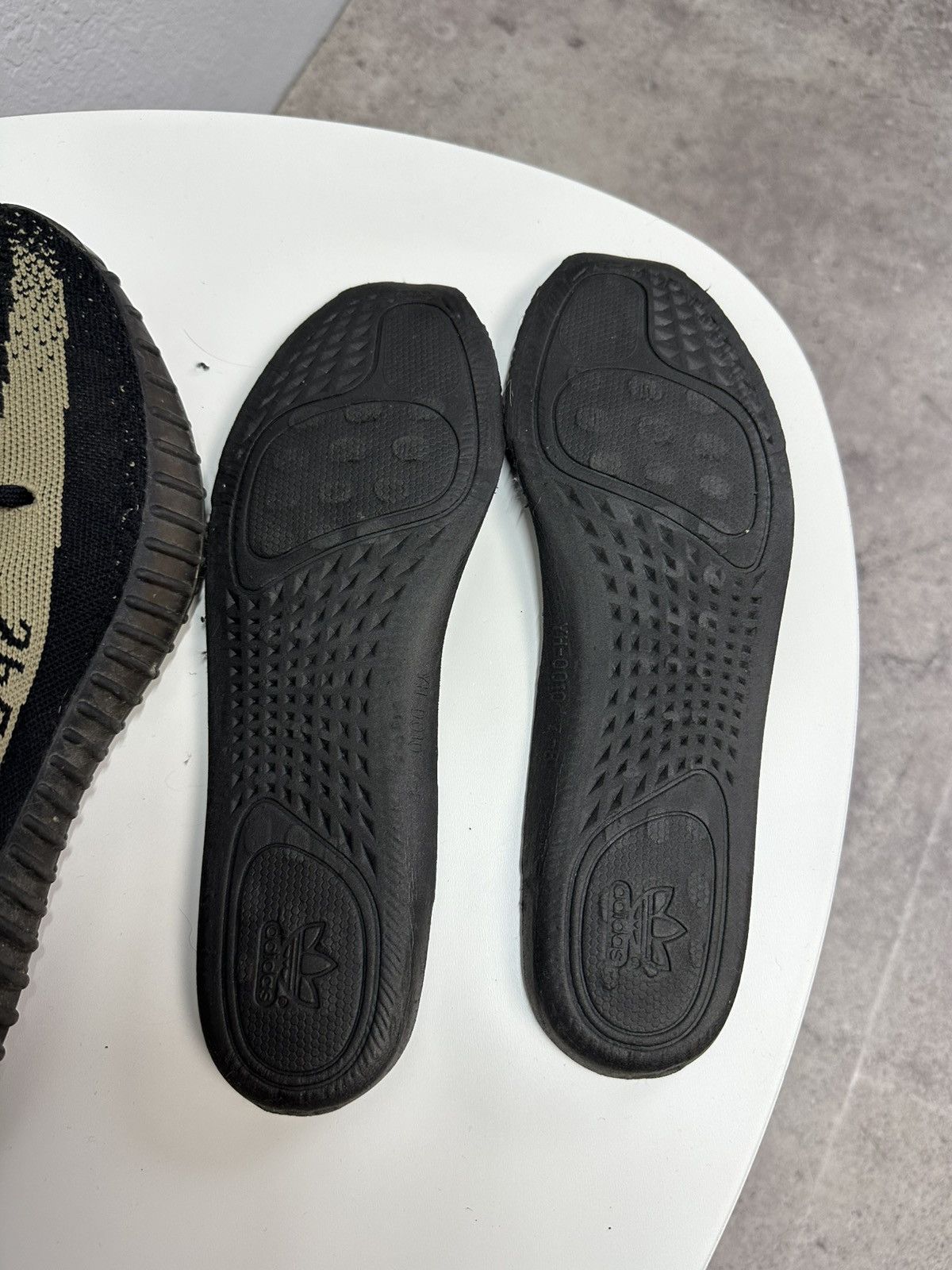 Adidas Vintage 2016 Adidas Yeezy 350 V2 Oreo Shoes Sneakers Size US 8.5 / EU 41-42 - 15 Thumbnail