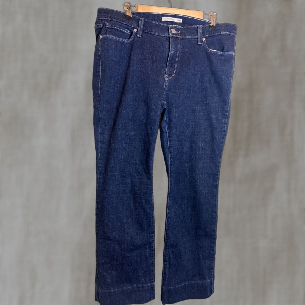 Levi's Levi's Jeans Bootcut Women Size 18 Dark Wash 38x29 Blue Size 26" / US 2 / IT 38 - 1 Thumbnail