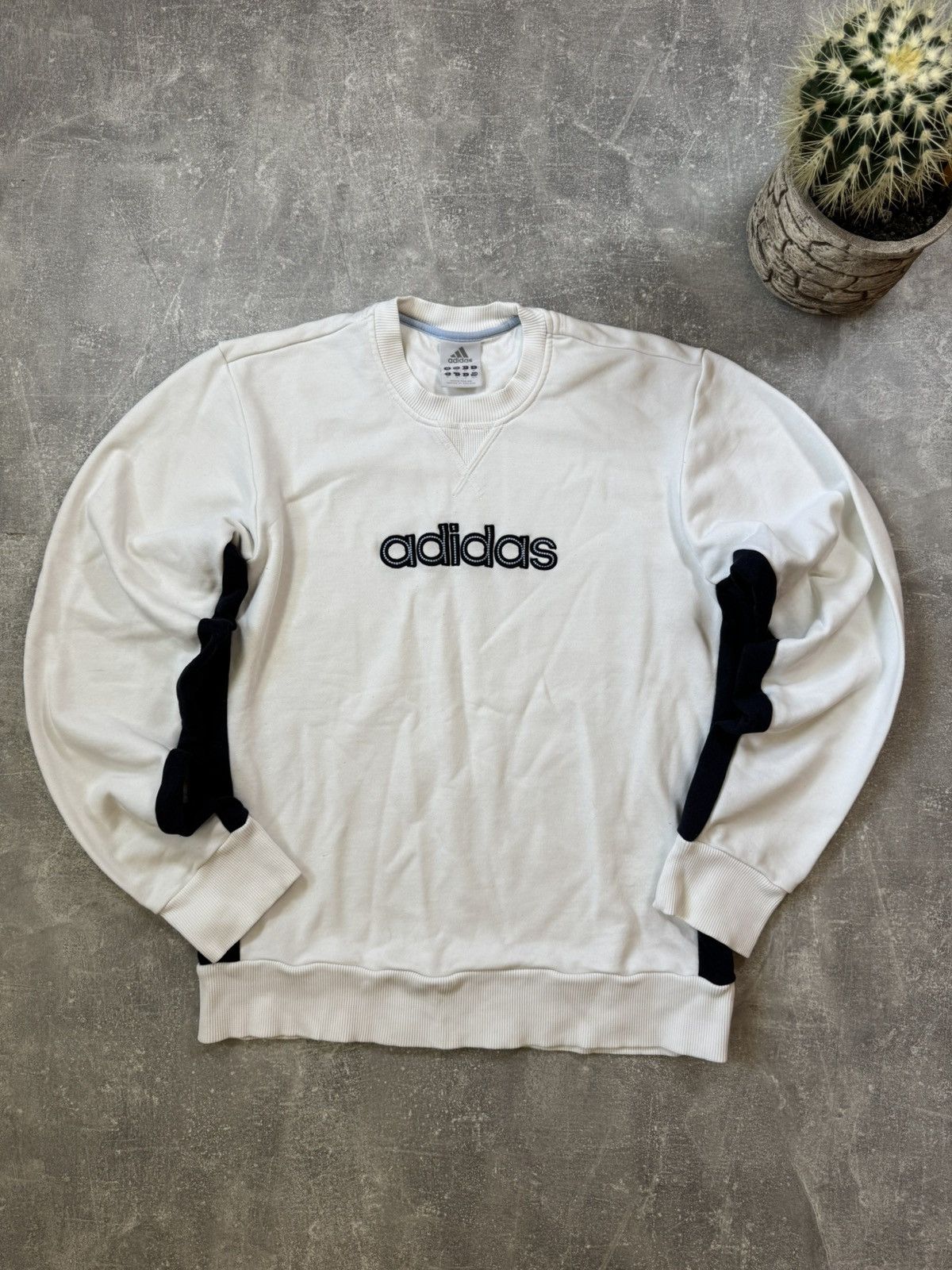 Vintage Adidas Vintage Sweatshirt Big Logo Size US M / EU 48-50 / 2 - 2 Thumbnail