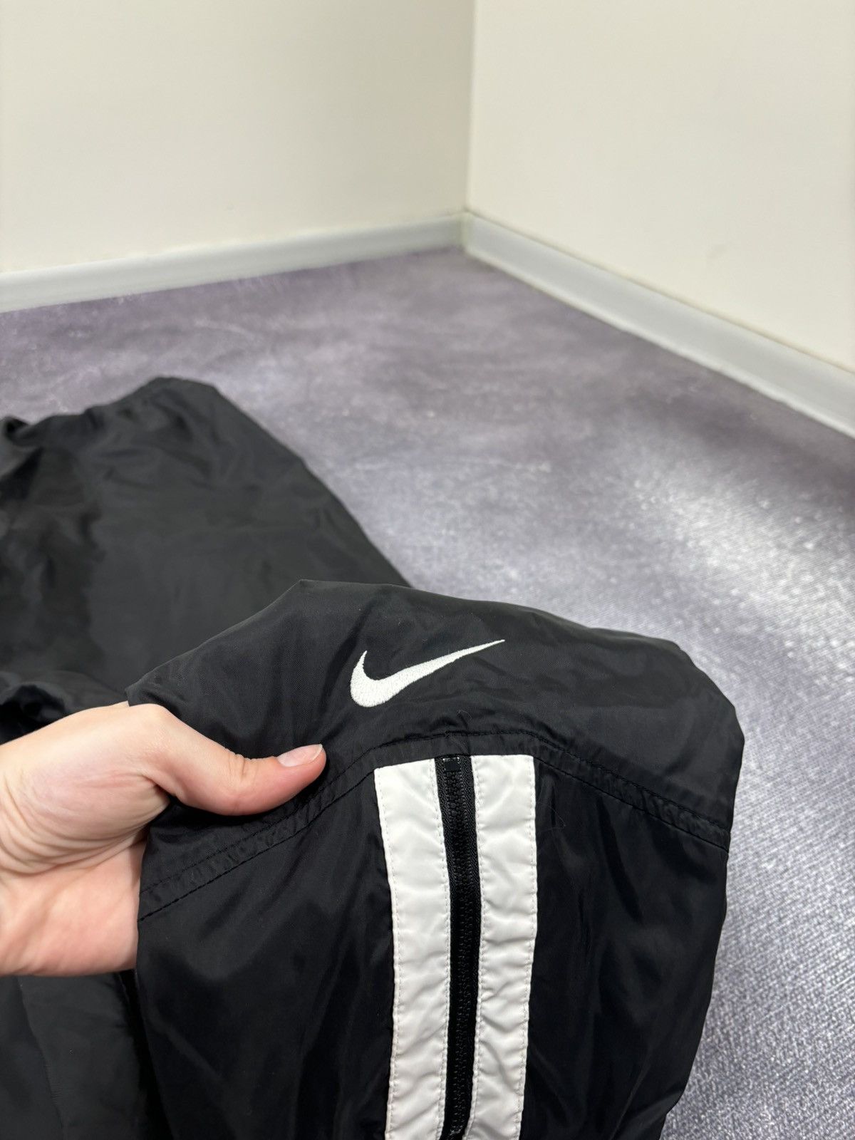 Nike Vintage 90s Nike Y2K Double Swoosh Hype Nylon Track Pants Size US 32 / EU 48 - 16 Thumbnail