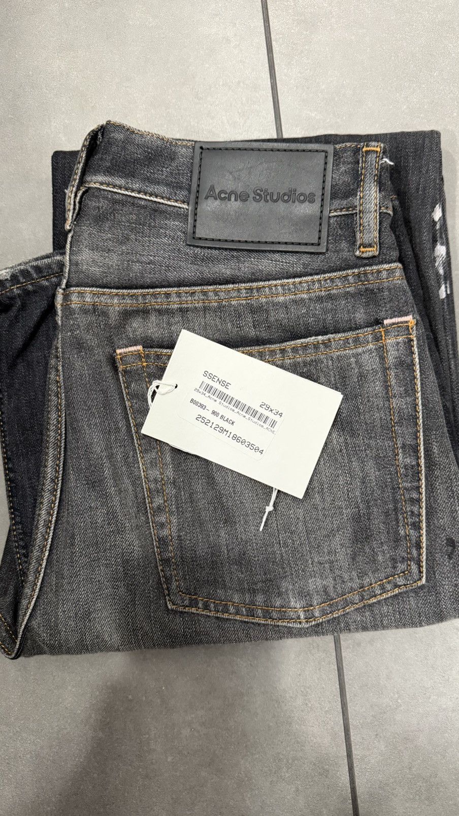 Acne Studios BLACK 2021- REGULAR LOOSE DISTRESSED PAINT SPLATTER JEANS Size US 29 - 2 Thumbnail