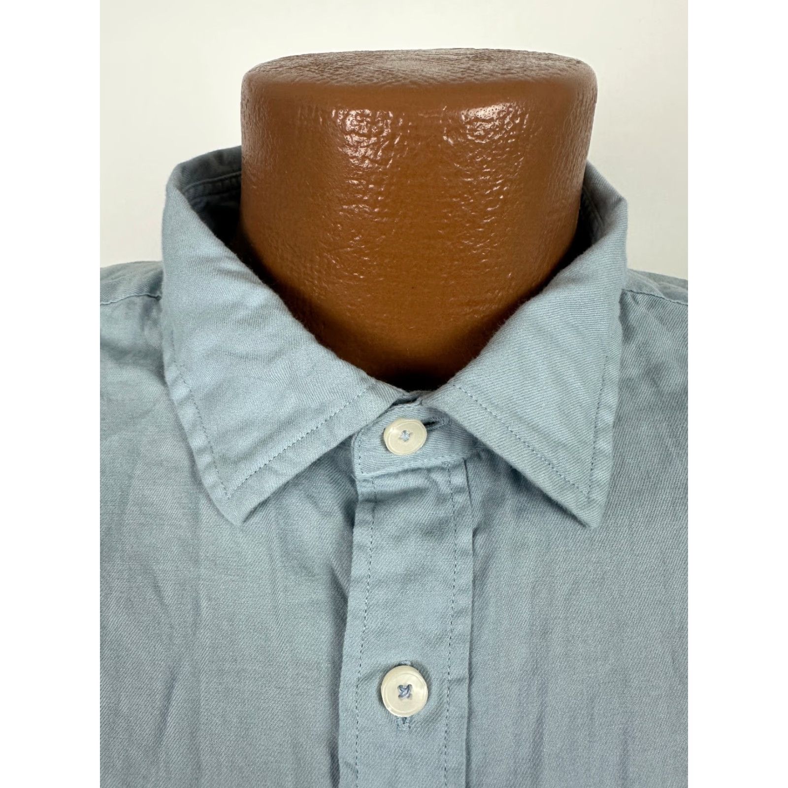 UNTUCKit UNTUCKit Shirt Men XL Light Weight Button Up Twill Cotton Short Sleeve Casual Business Blue 2000s? (no N/A) Size US XL / EU 56 / 4 - 4 Thumbnail