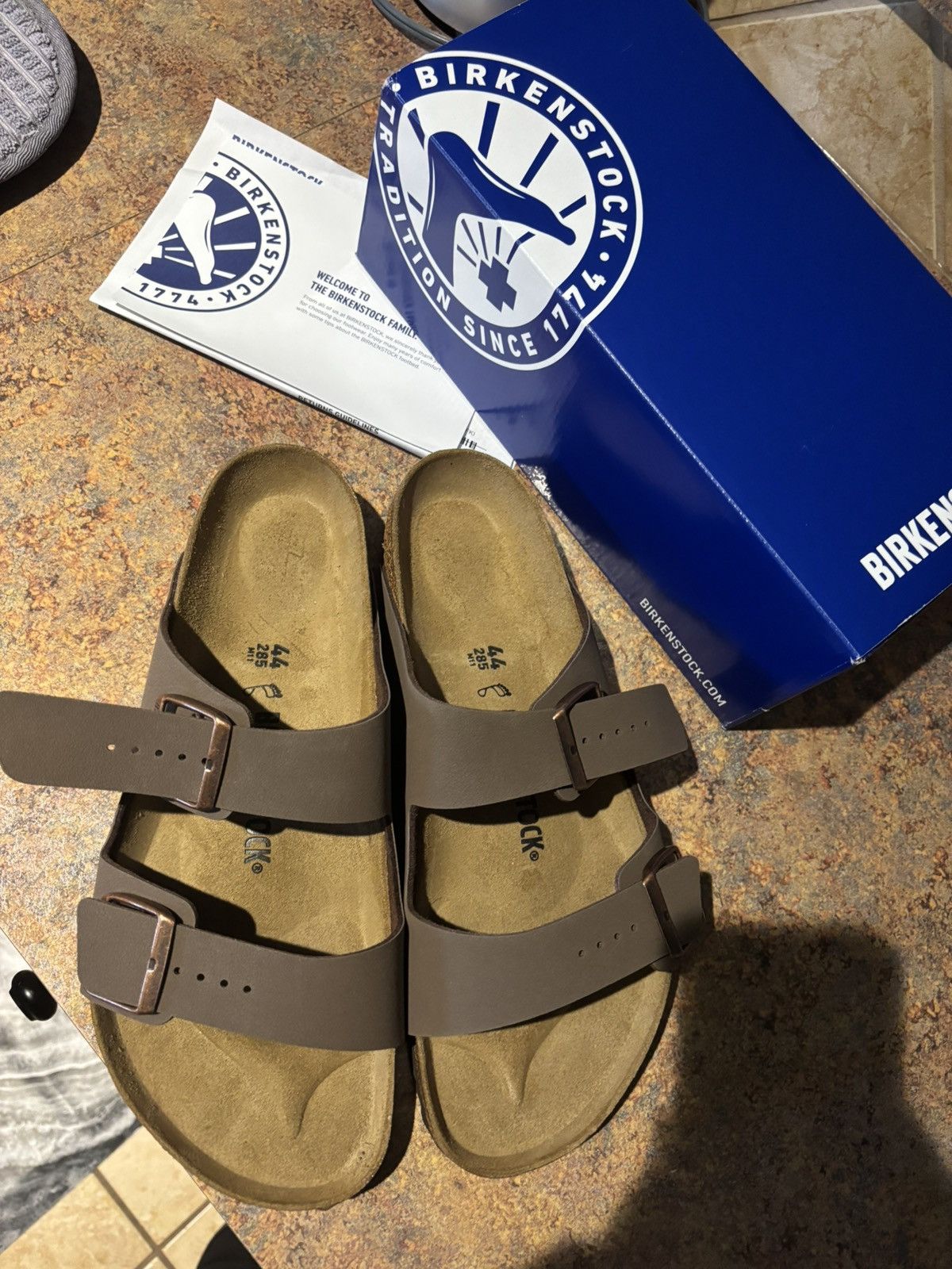 Birkenstock Birkenstock Arizona- mocca Size US 11 / EU 44 - 2 Thumbnail