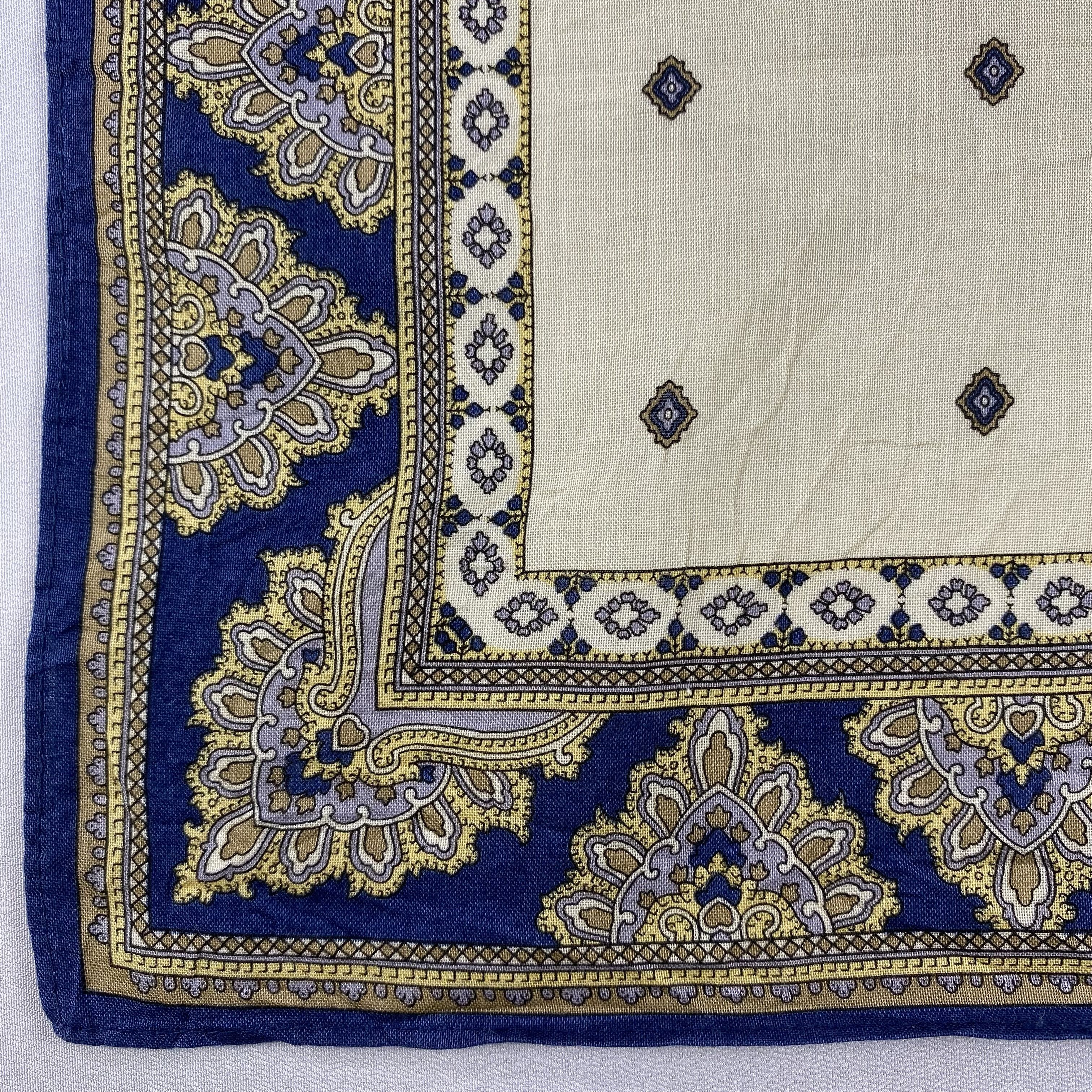 Vintage Valentino Bandana/ Handkerchief / Neckerchief Size ONE SIZE - 4 Thumbnail