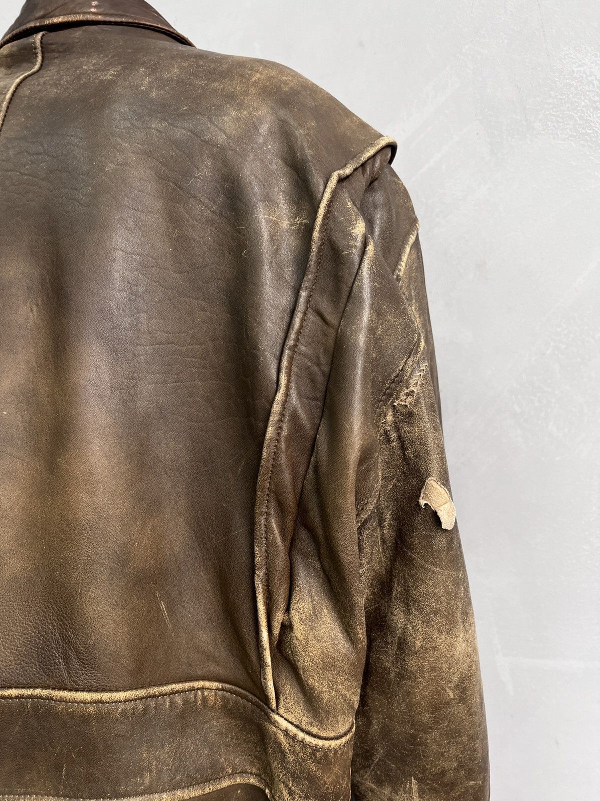 Leonard Paris Avirex style distressed true vintage leather bomber jacket Size US M / EU 48-50 / 2 - 10 Thumbnail