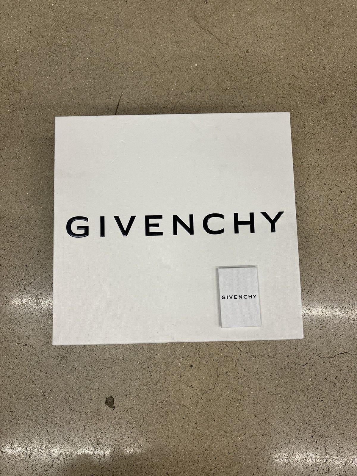 Givenchy Givenchy Show Low Shoe Ivory Size US 8 / EU 41 - 9 Thumbnail