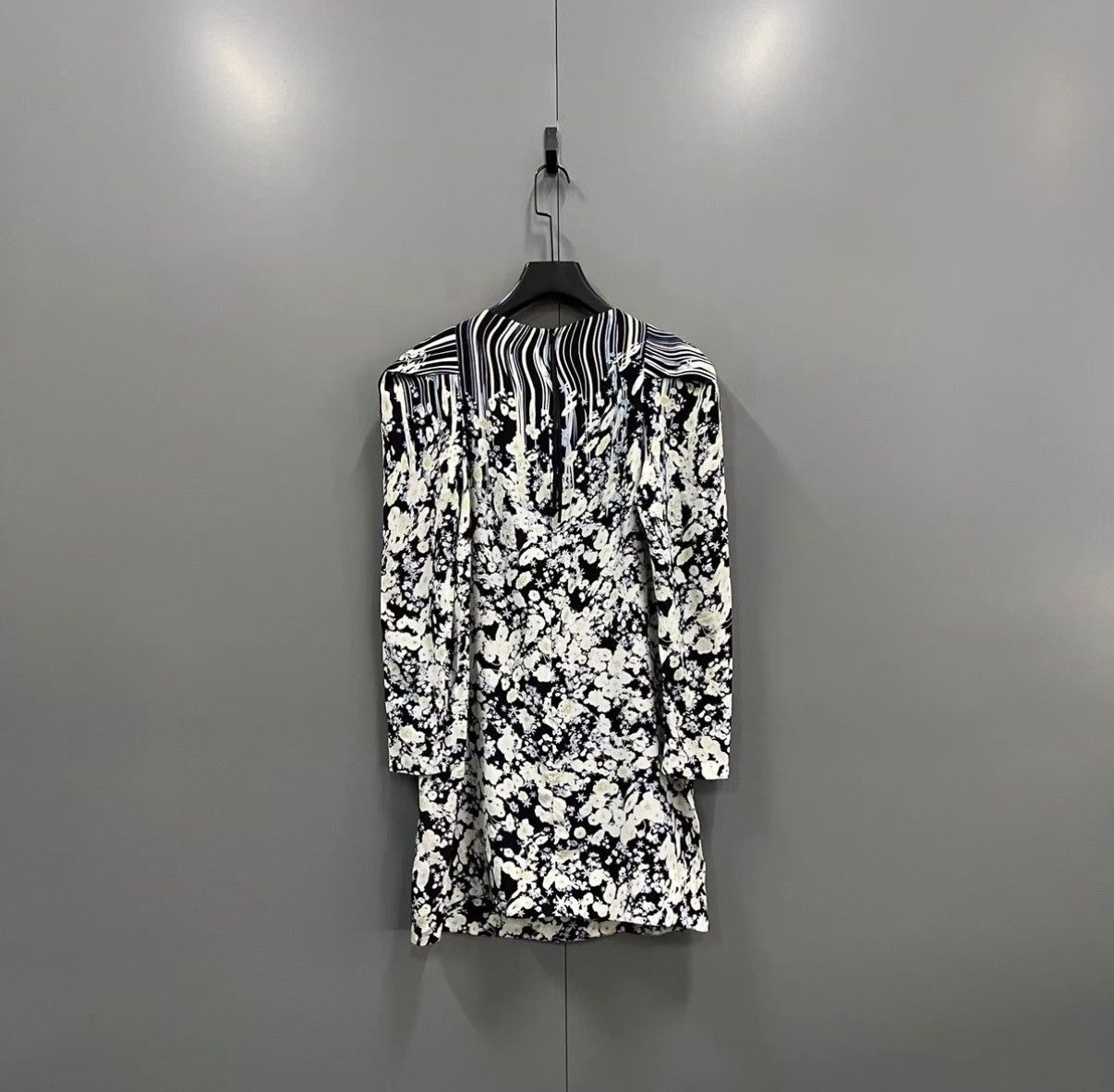 DOROTHEE SCHUMACHER Dorothee Schumacher Floral Print Dress J41 Size M / US 6-8 / IT 42-44 - 2 Thumbnail