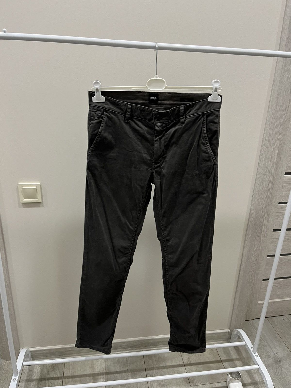 Vintage Vintage Hugo Boss Pants 32/32 Grey Casual Japanese Chino Size US 32 / EU 48 - 1 Thumbnail