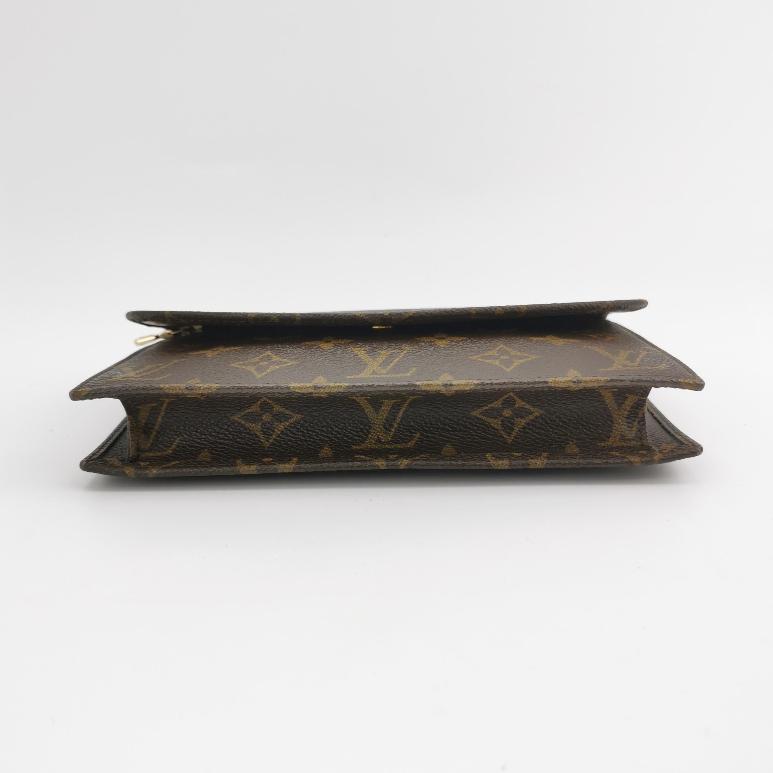 Louis Vuitton Louis Vuitton (LV) Monogram Printed Second-Hand Clutch -y25 Size ONE SIZE - 2 Thumbnail