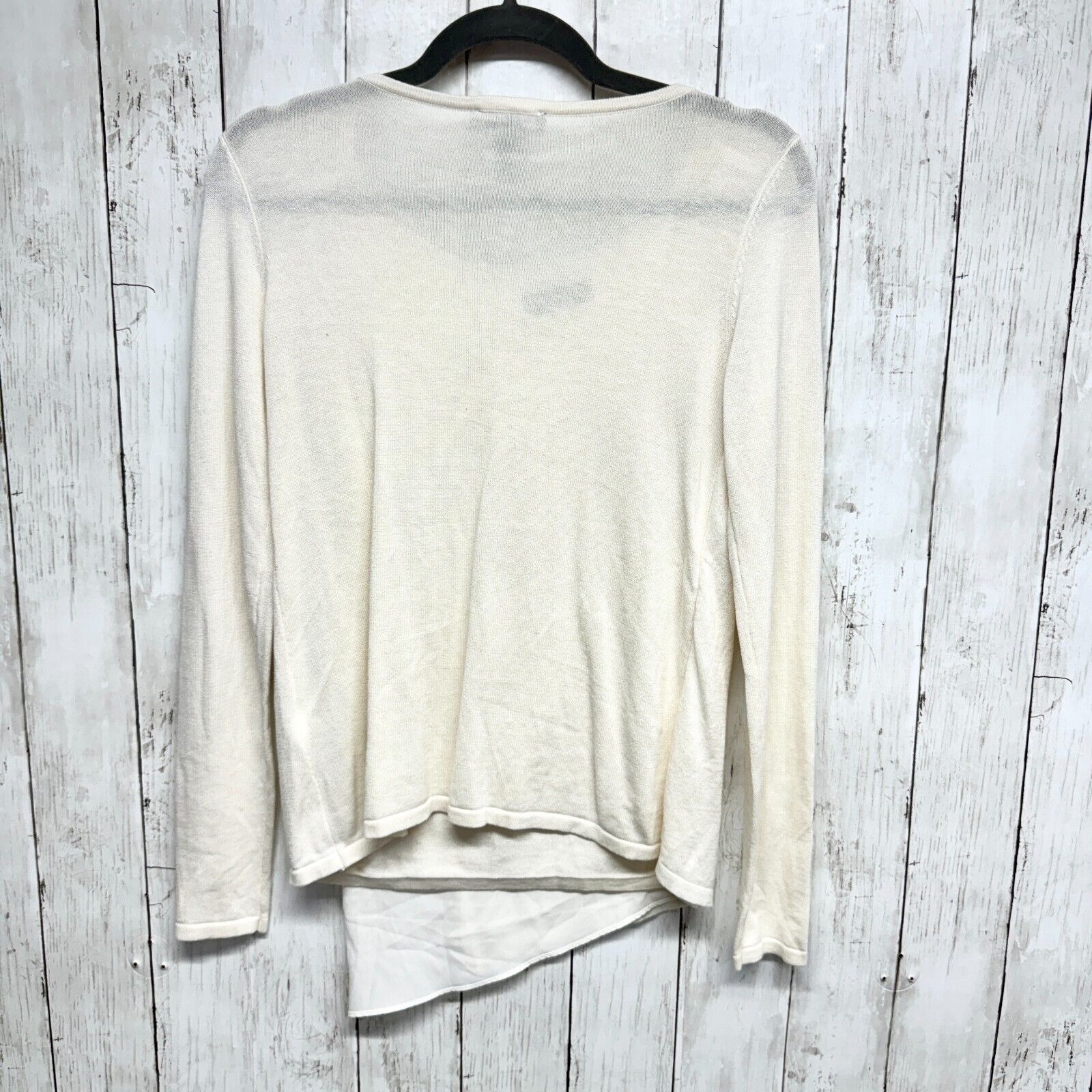 White House Black Market White House Black Market Top XS White Embellished Neckline Size XS / US 0-2 / IT 36-38 - 5 Thumbnail