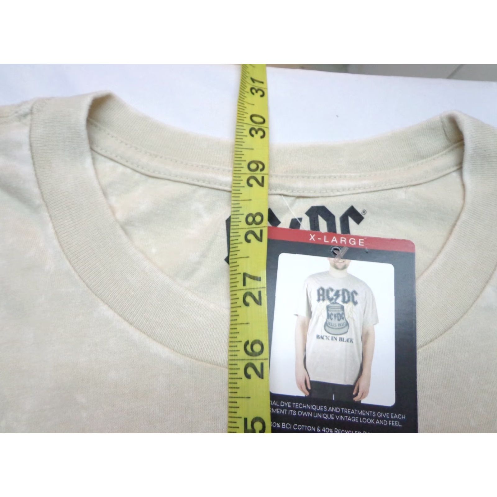 Vintage AC DC Back In Black T Shirt Crew Neck Short Sleeve Graphic Band Screen Print XL Ivory/White Men Modern Rock & Roll Girls? Size US XL / EU 56 / 4 - 5 Thumbnail