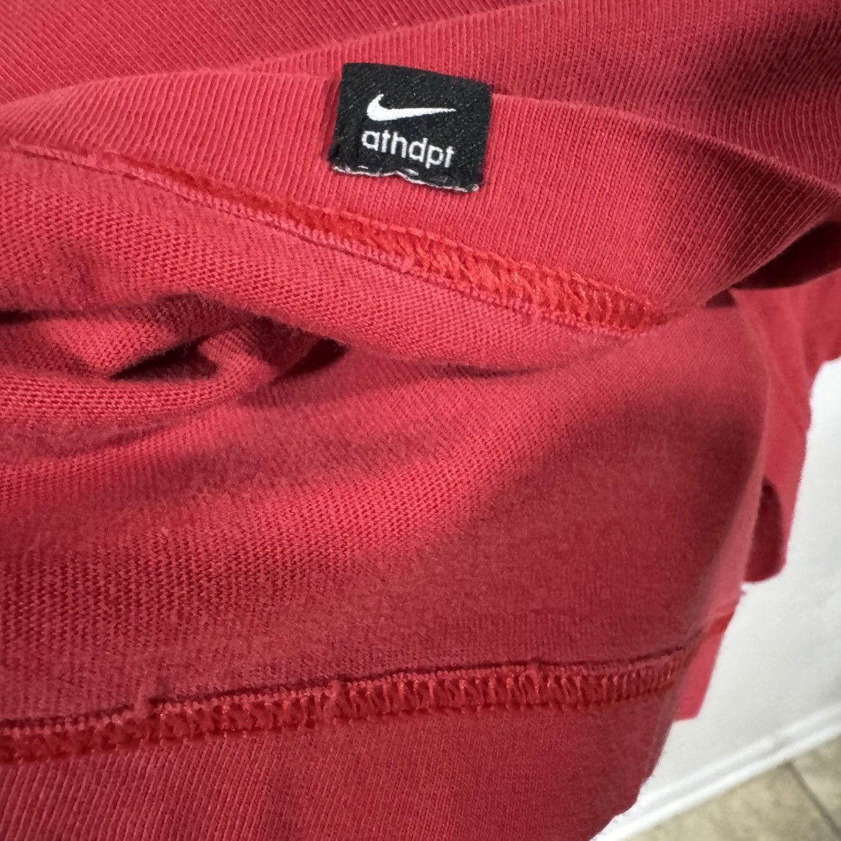 Nike Nike Sleeveless Shirt Embroidered Check Swoosh Size XL Red Size US XL / EU 56 / 4 - 4 Thumbnail