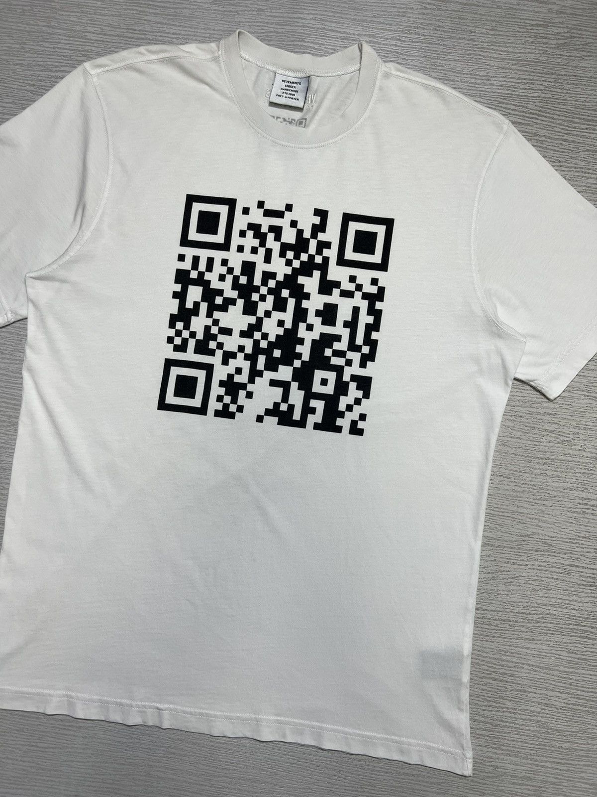 Vetements Vetements - QR Code T-Shirt Size US M / EU 48-50 / 2 - 3 Thumbnail
