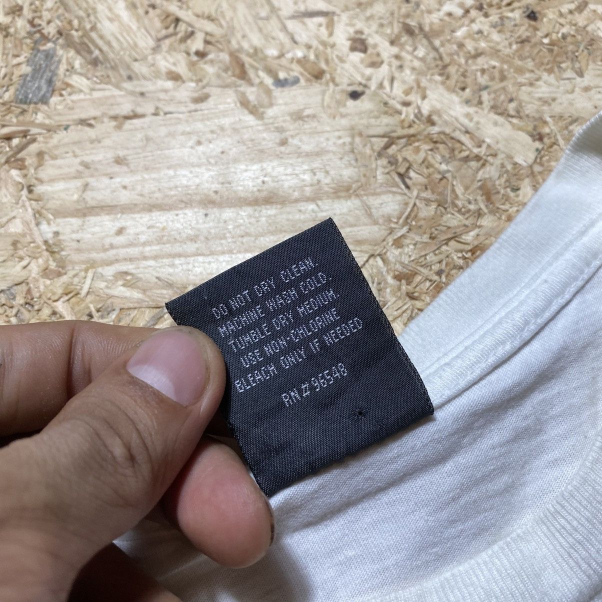 Oakley Vintage Y2K Oakley Tee Size US L / EU 52-54 / 3 - 9 Thumbnail