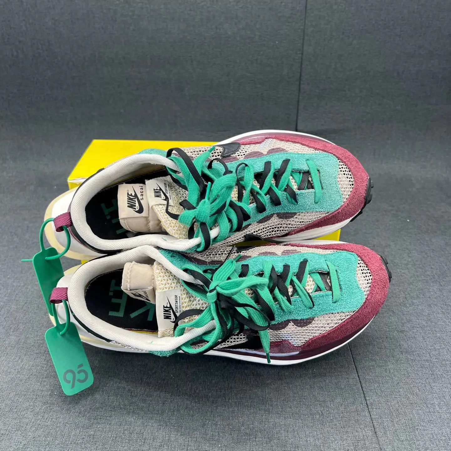 Sacai sacai vaporwaffle burgundy 46 like new original box Size US 13 / EU 46 - 6 Thumbnail